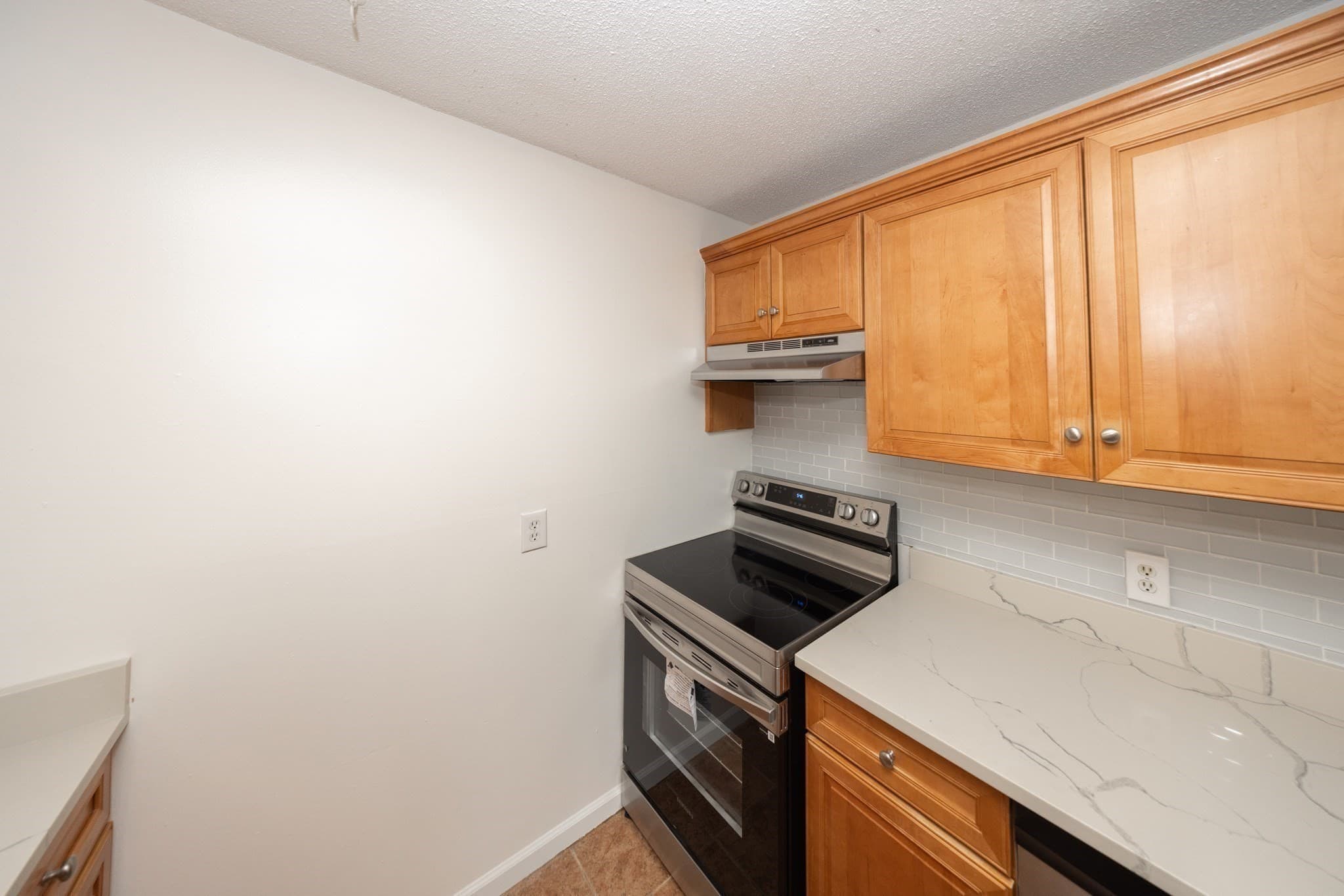 Condominium at 450 Somerset Ave # 5, Taunton MA 02780, Taunton, photo 10 of 42