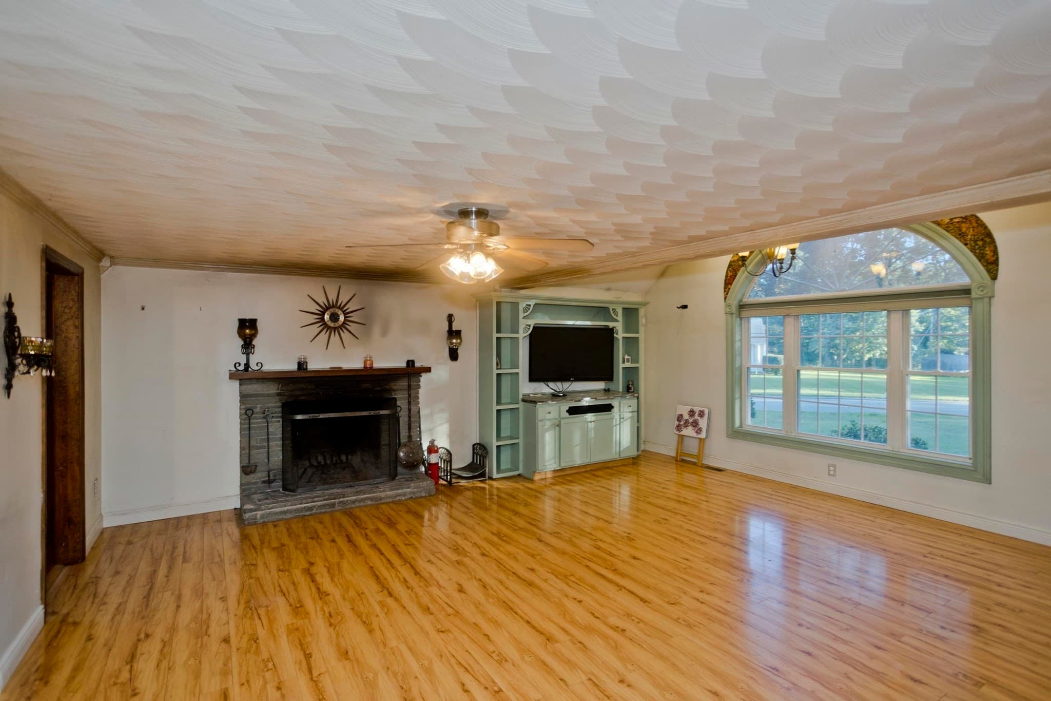 Single Family Residence at 42 Glenn Dr, Wilbraham MA 01095, Wilbraham, photo 6 of 28