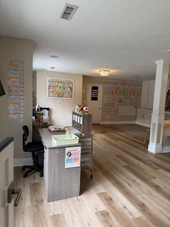 Single Family Residence at 443 Cross Rd, Dartmouth MA 02747, Dartmouth, photo 4 of 16
