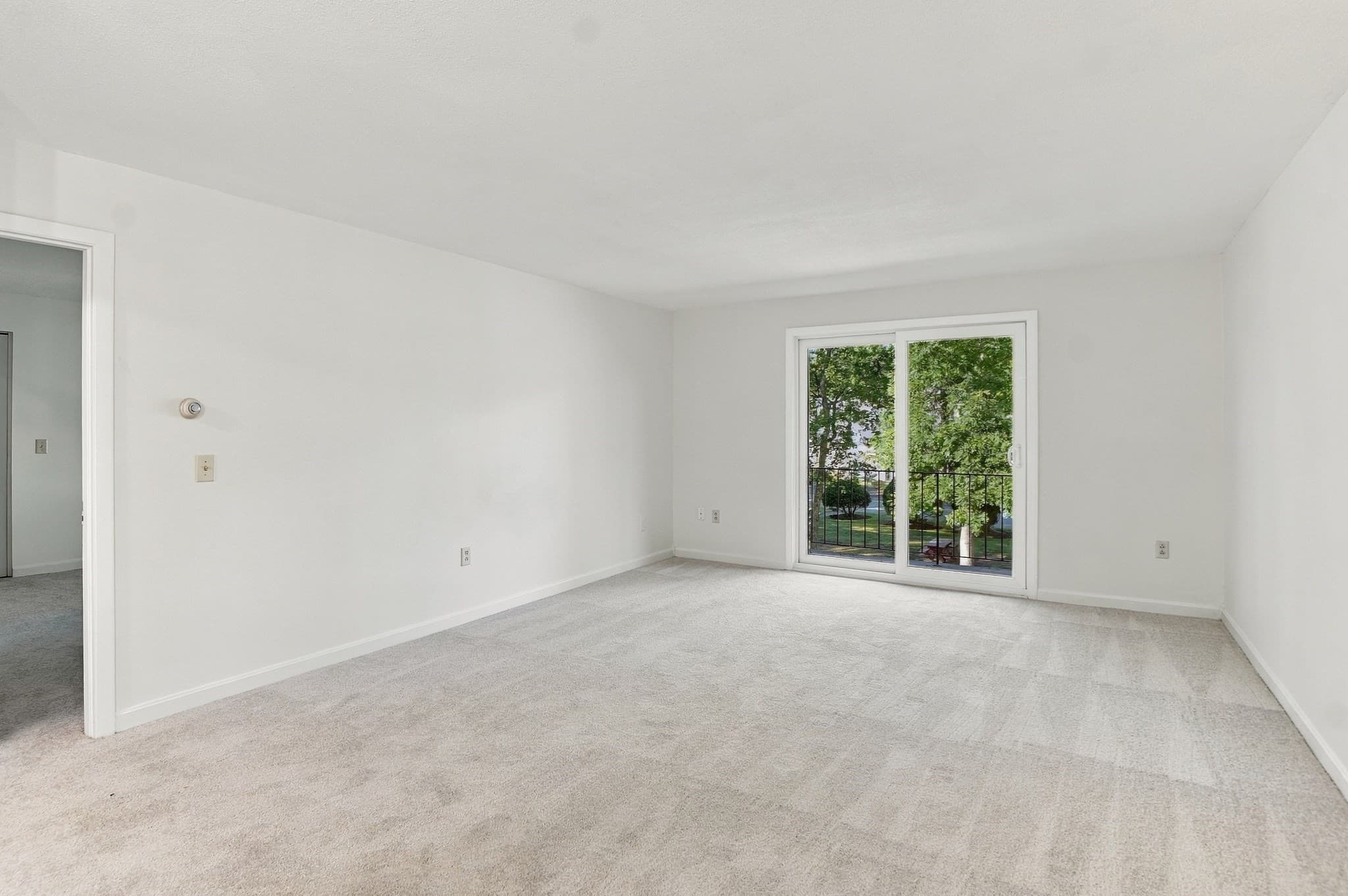 Condominium at 16 Shadowbrook Ln # 35, Milford MA 01757, Milford, photo 7 of 23