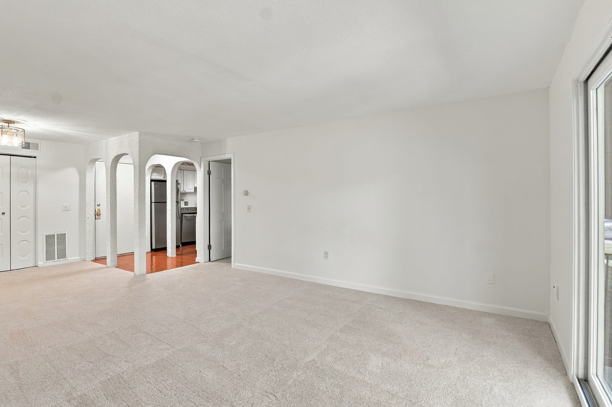 Condominium at 16 Shadowbrook Ln # 35, Milford MA 01757, Milford, photo 5 of 23
