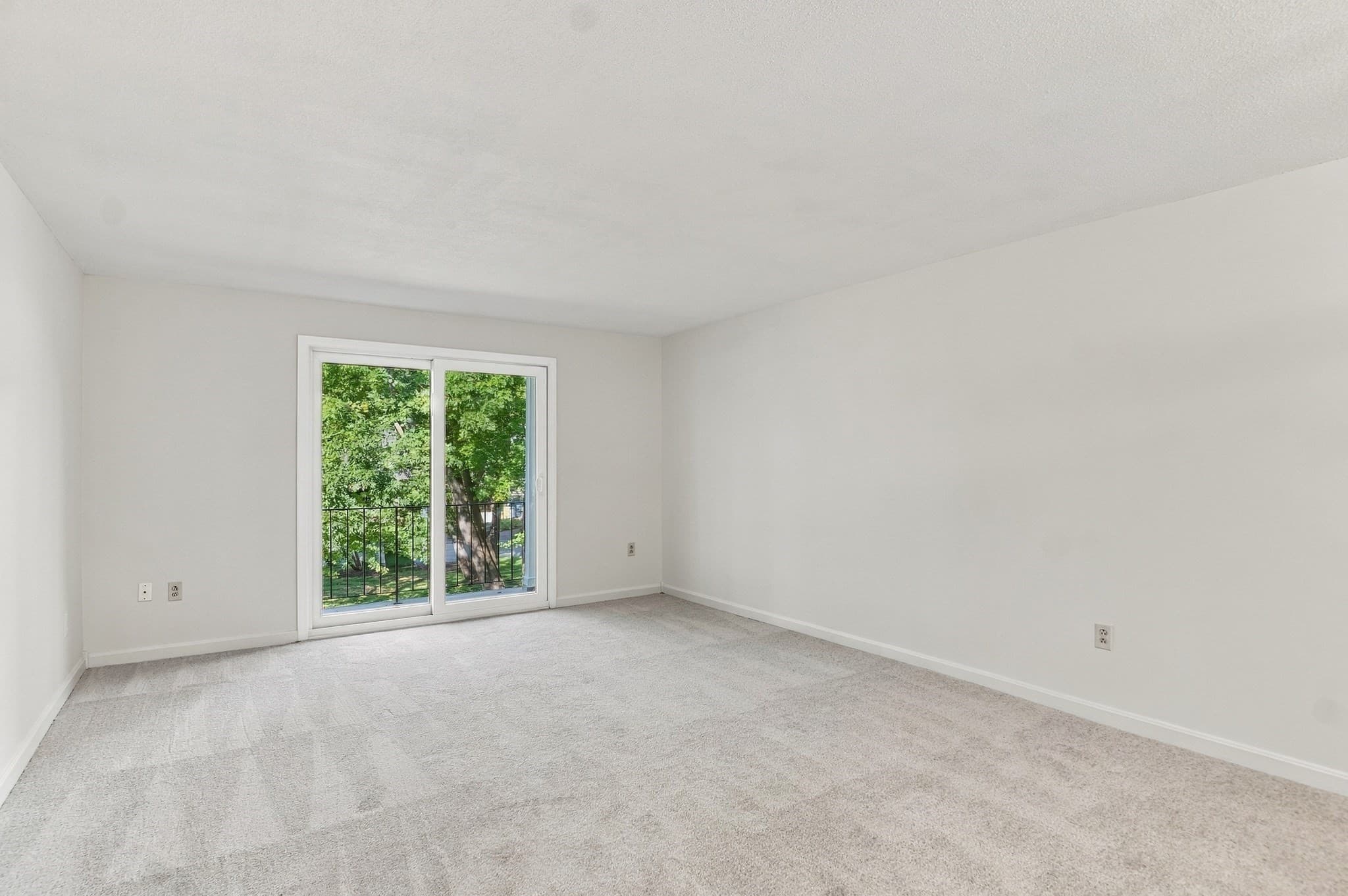 Condominium at 16 Shadowbrook Ln # 35, Milford MA 01757, Milford, photo 15 of 23