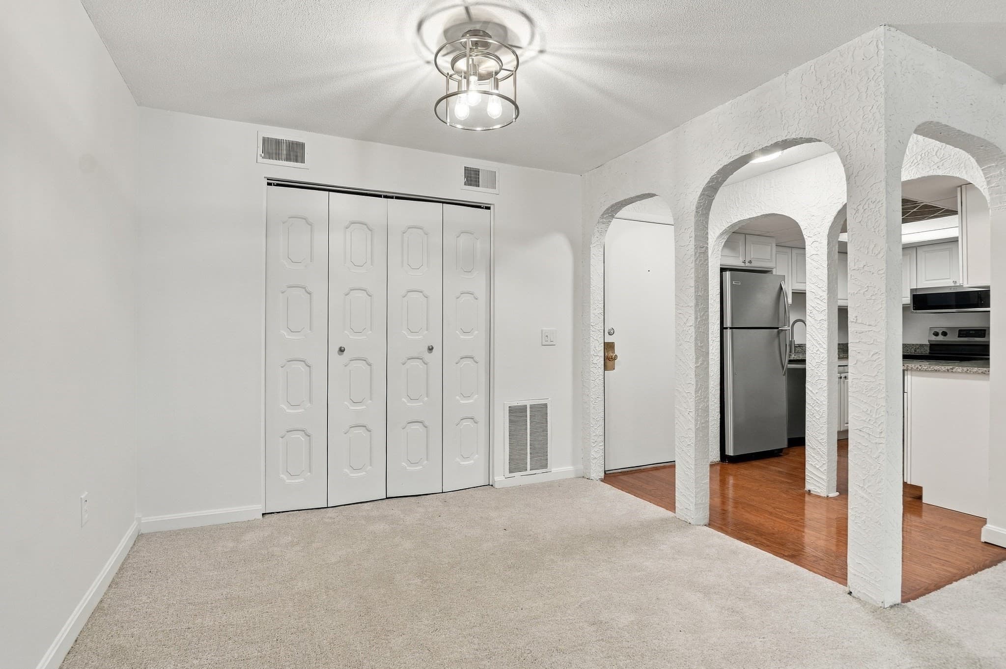 Condominium at 16 Shadowbrook Ln # 35, Milford MA 01757, Milford, photo 4 of 23