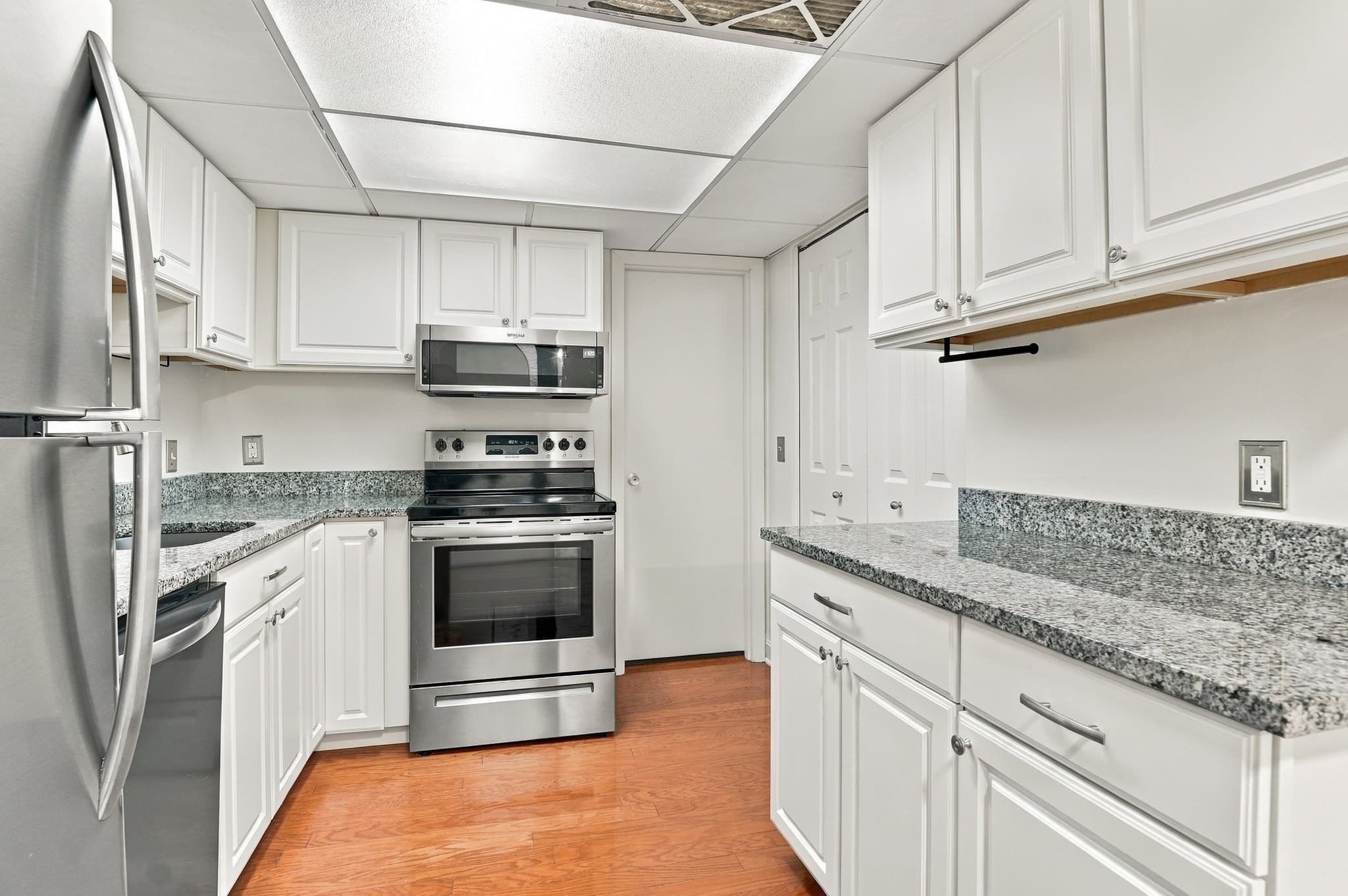 Condominium at 16 Shadowbrook Ln # 35, Milford MA 01757, Milford, photo 8 of 23
