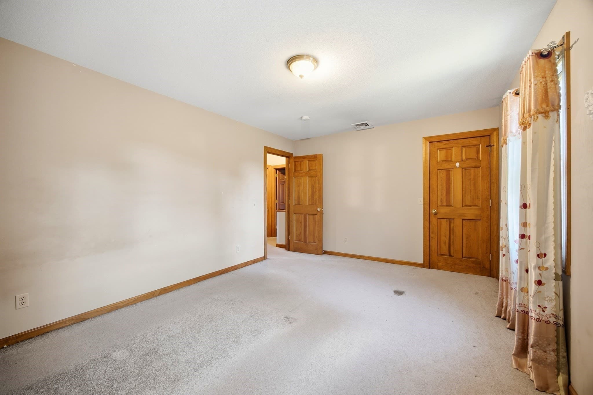 Single Family Residence at 245 North St, Agawam MA 01030, Agawam, photo 6 of 24