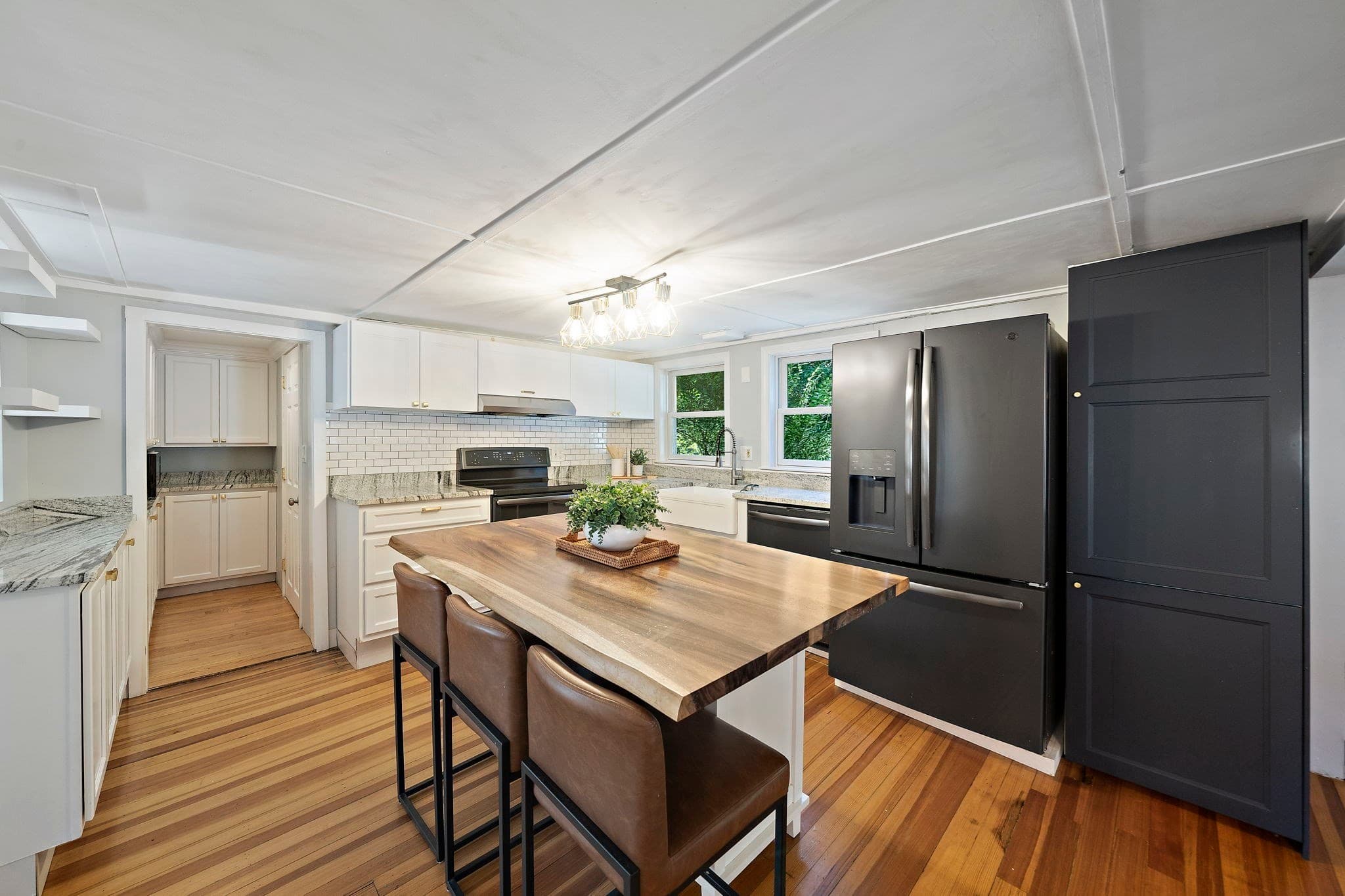 Single Family Residence at 41 Chapel St, Canton MA 02021, Canton, photo 4 of 41