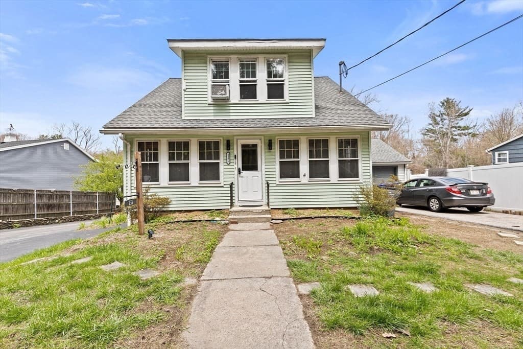 3 Family at 137 Westboro Rd, Grafton MA 01536, Grafton, photo 3 of 32