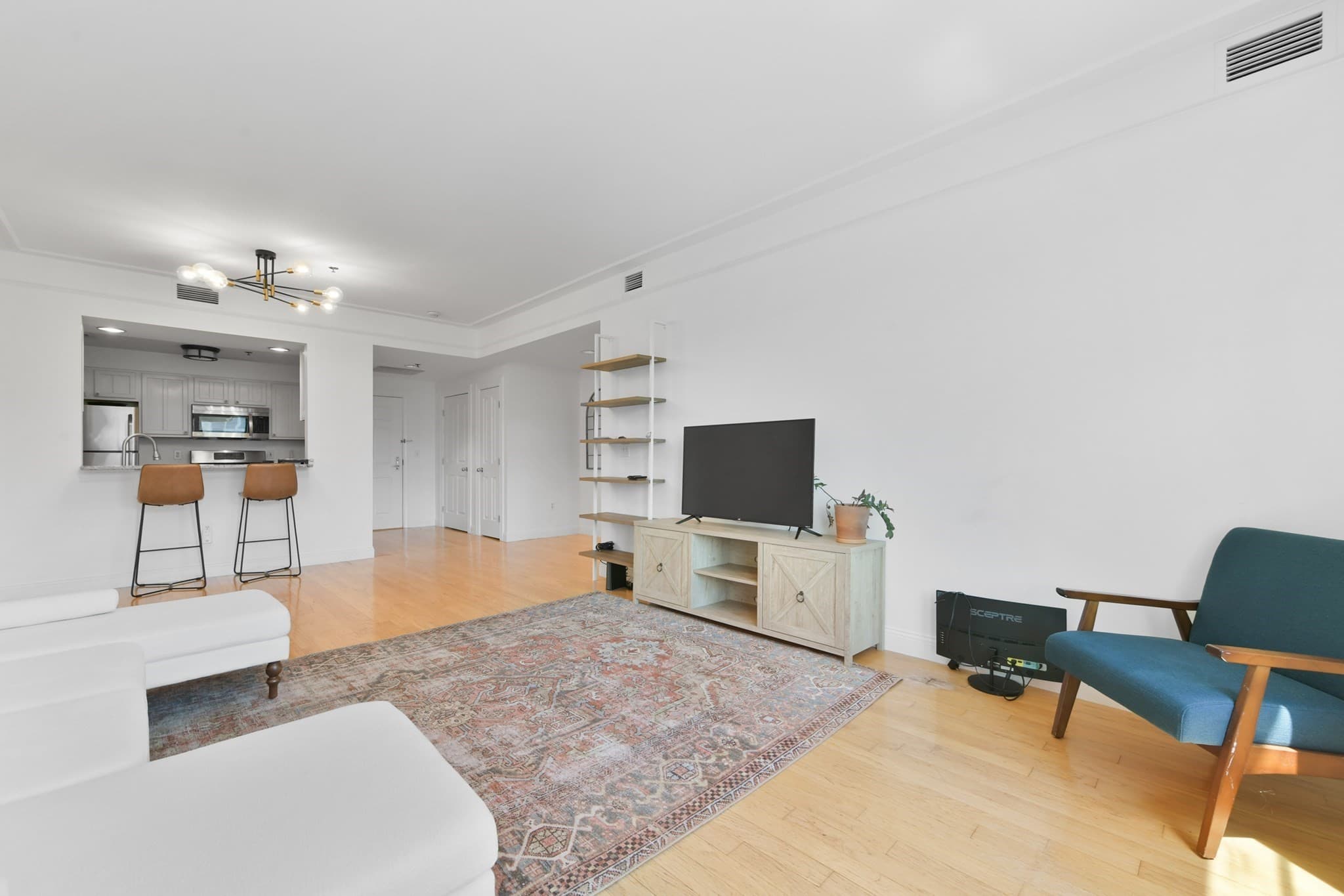 Condominium at 1597 Washington St # 406, Boston MA 02118, photo 11 of 13