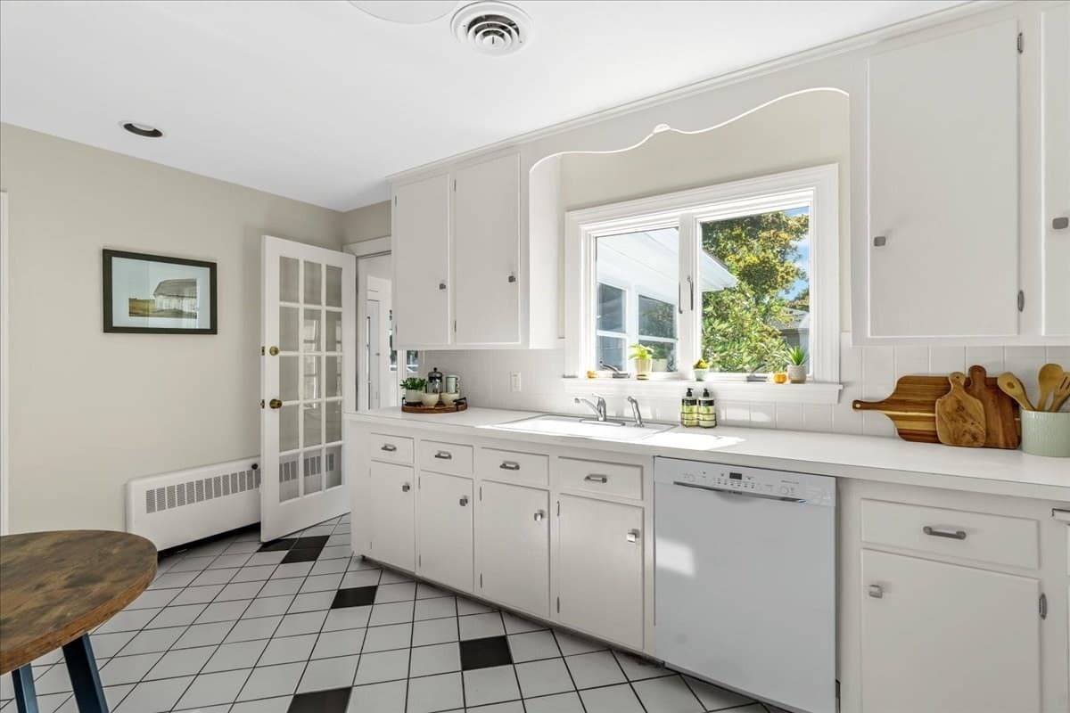 Single Family Residence at 24 Great Meadow Rd, Newton MA 02459, Newton, photo 9 of 37