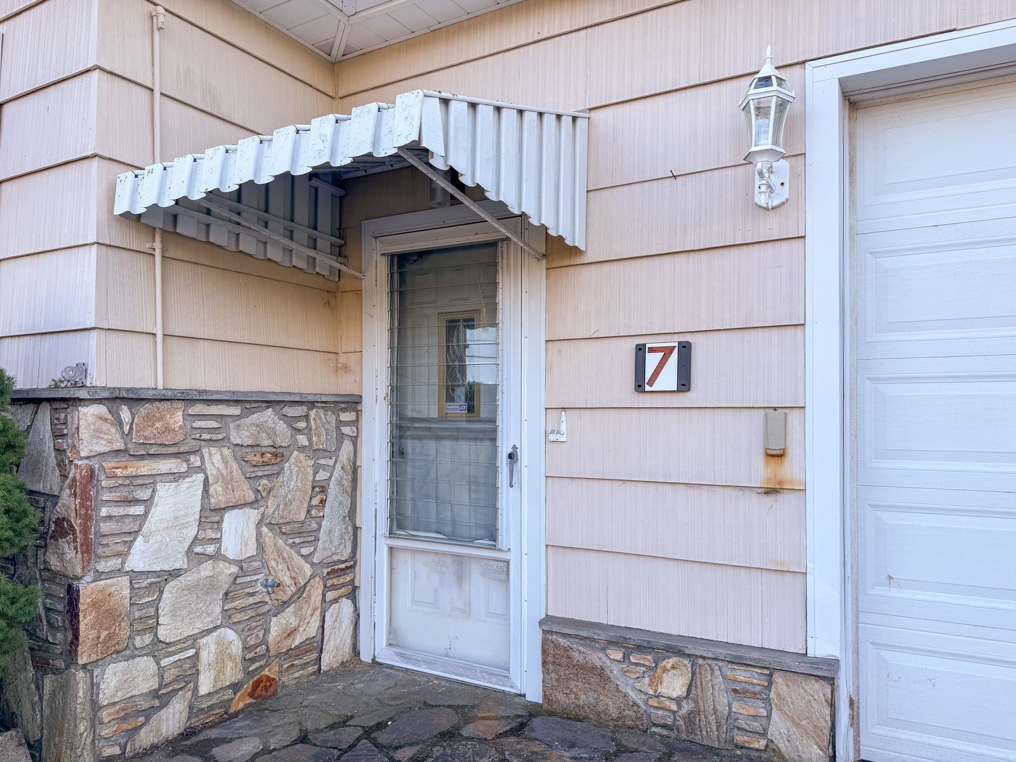 Single Family Residence at 7 Ann Ave, Dartmouth MA 02747, Dartmouth, photo 27 of 29