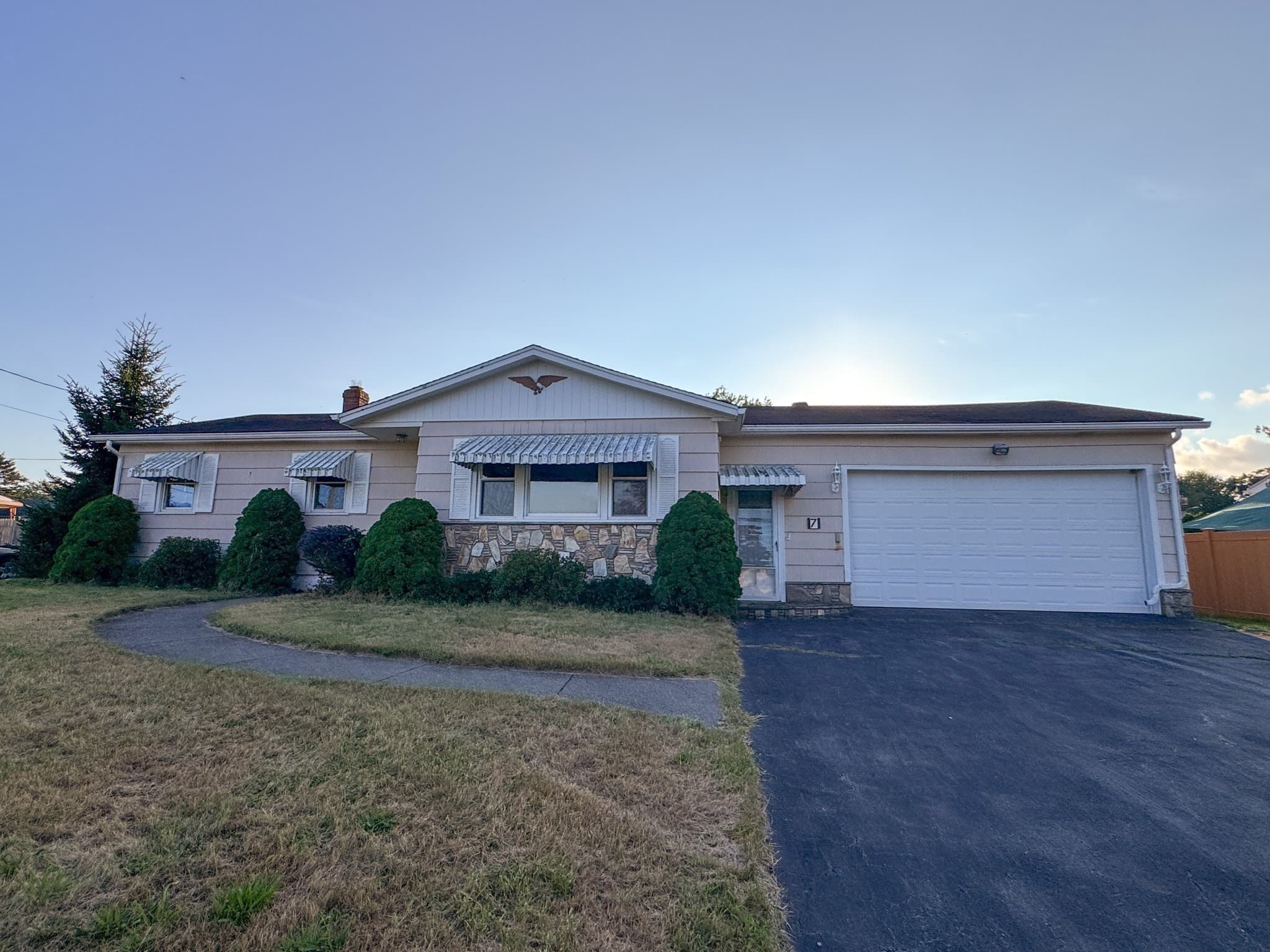 Single Family Residence at 7 Ann Ave, Dartmouth MA 02747, Dartmouth, photo 2 of 29