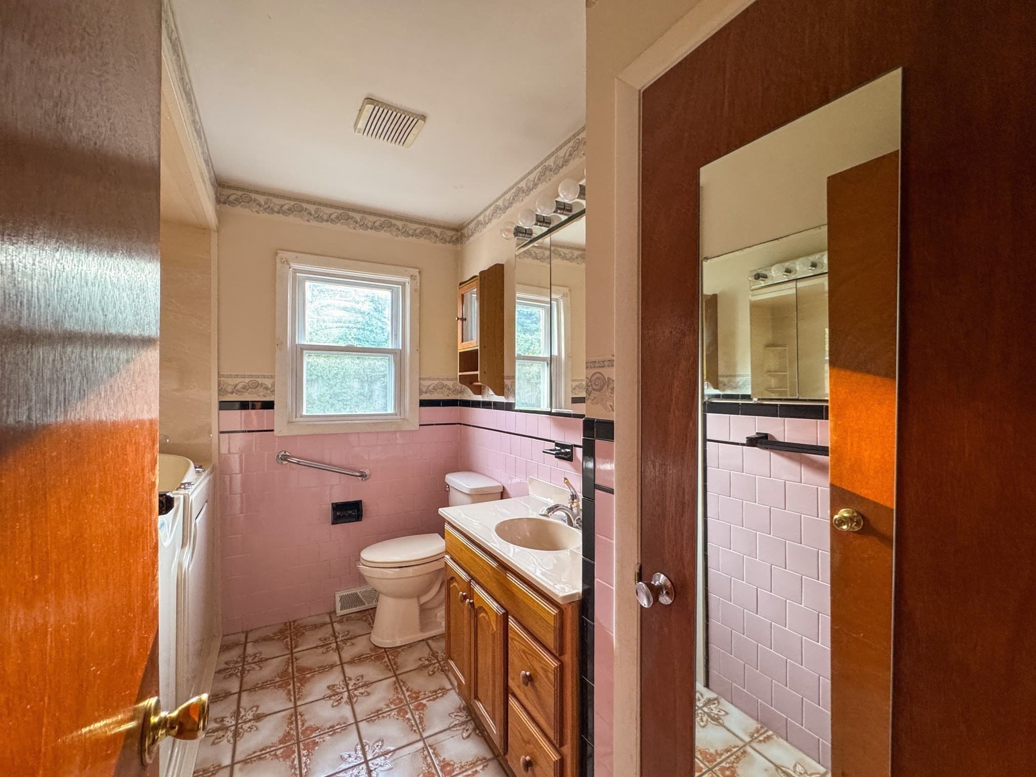 Single Family Residence at 7 Ann Ave, Dartmouth MA 02747, Dartmouth, photo 6 of 29