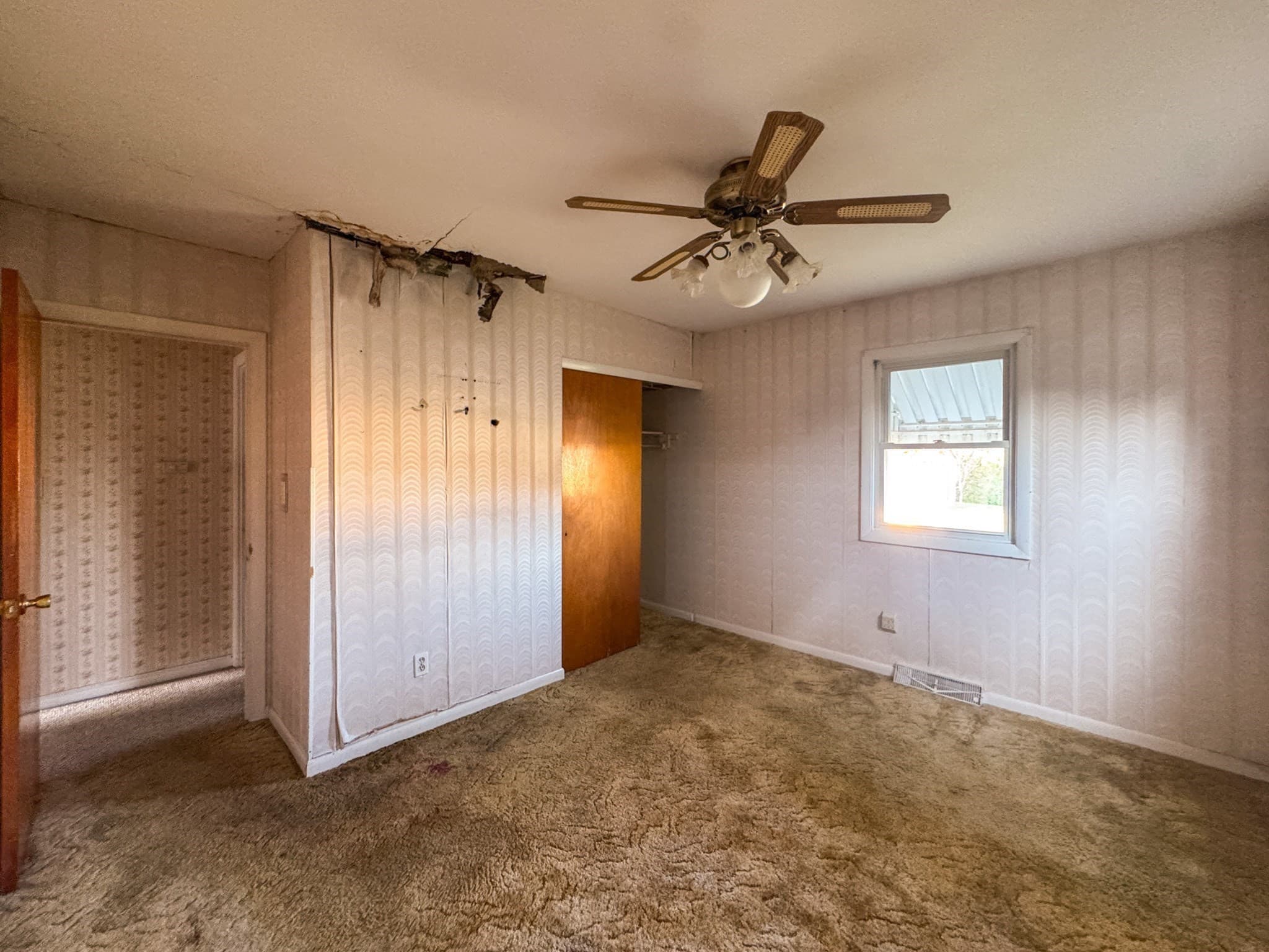 Single Family Residence at 7 Ann Ave, Dartmouth MA 02747, Dartmouth, photo 12 of 29