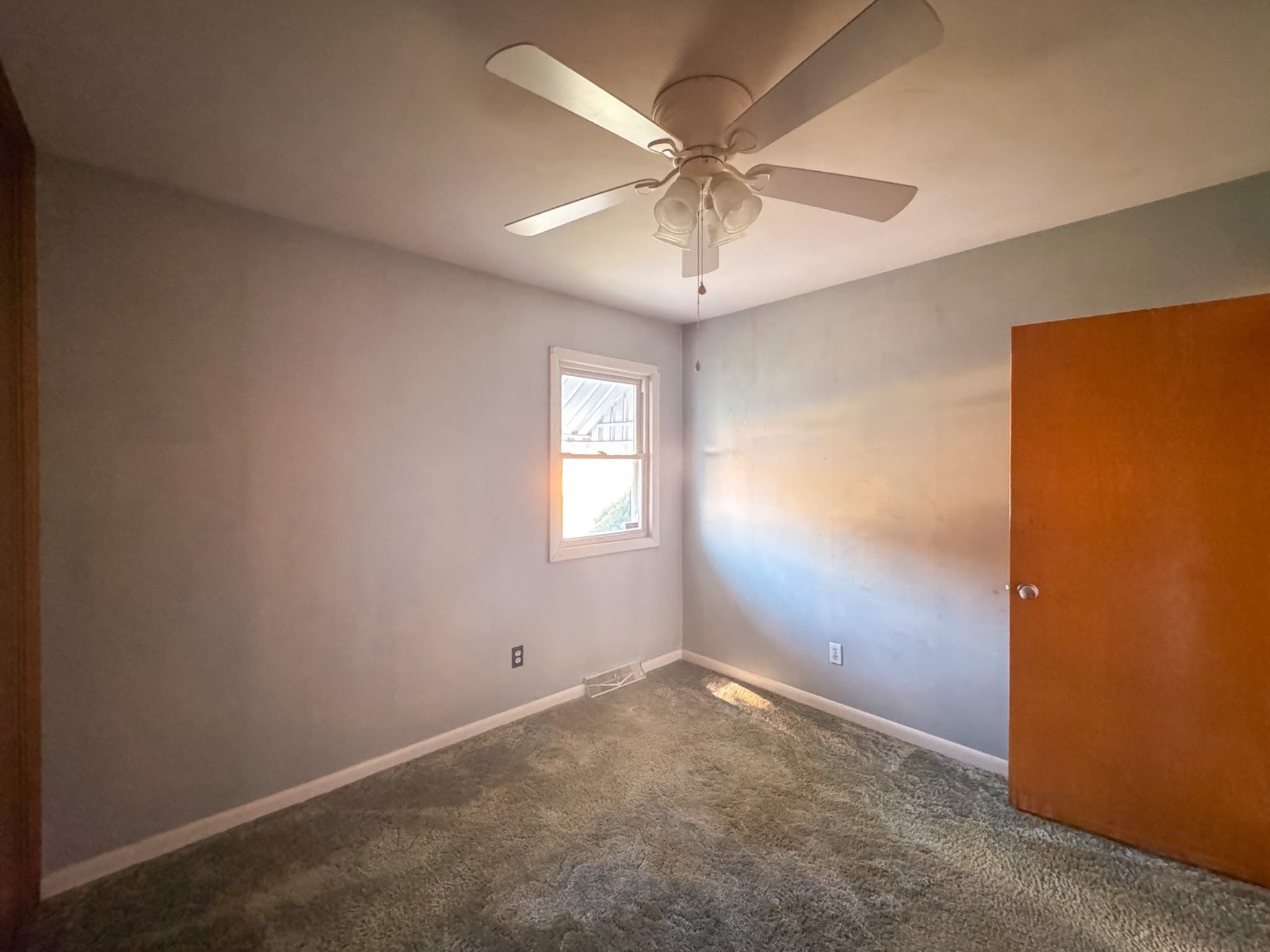 Single Family Residence at 7 Ann Ave, Dartmouth MA 02747, Dartmouth, photo 9 of 29
