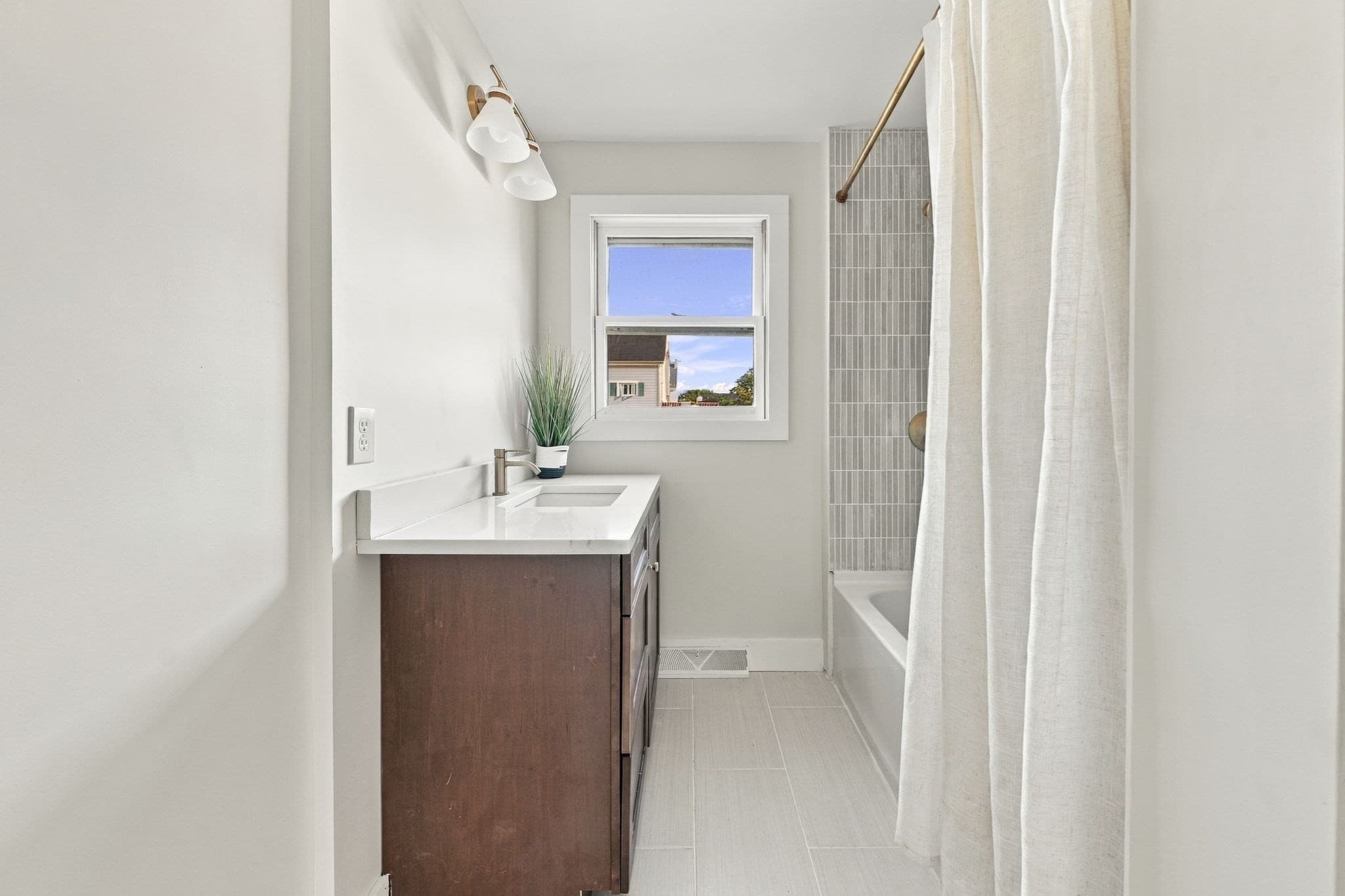 Single Family Residence at 26 Gorham St, Dartmouth MA 02748, Dartmouth, photo 14 of 25