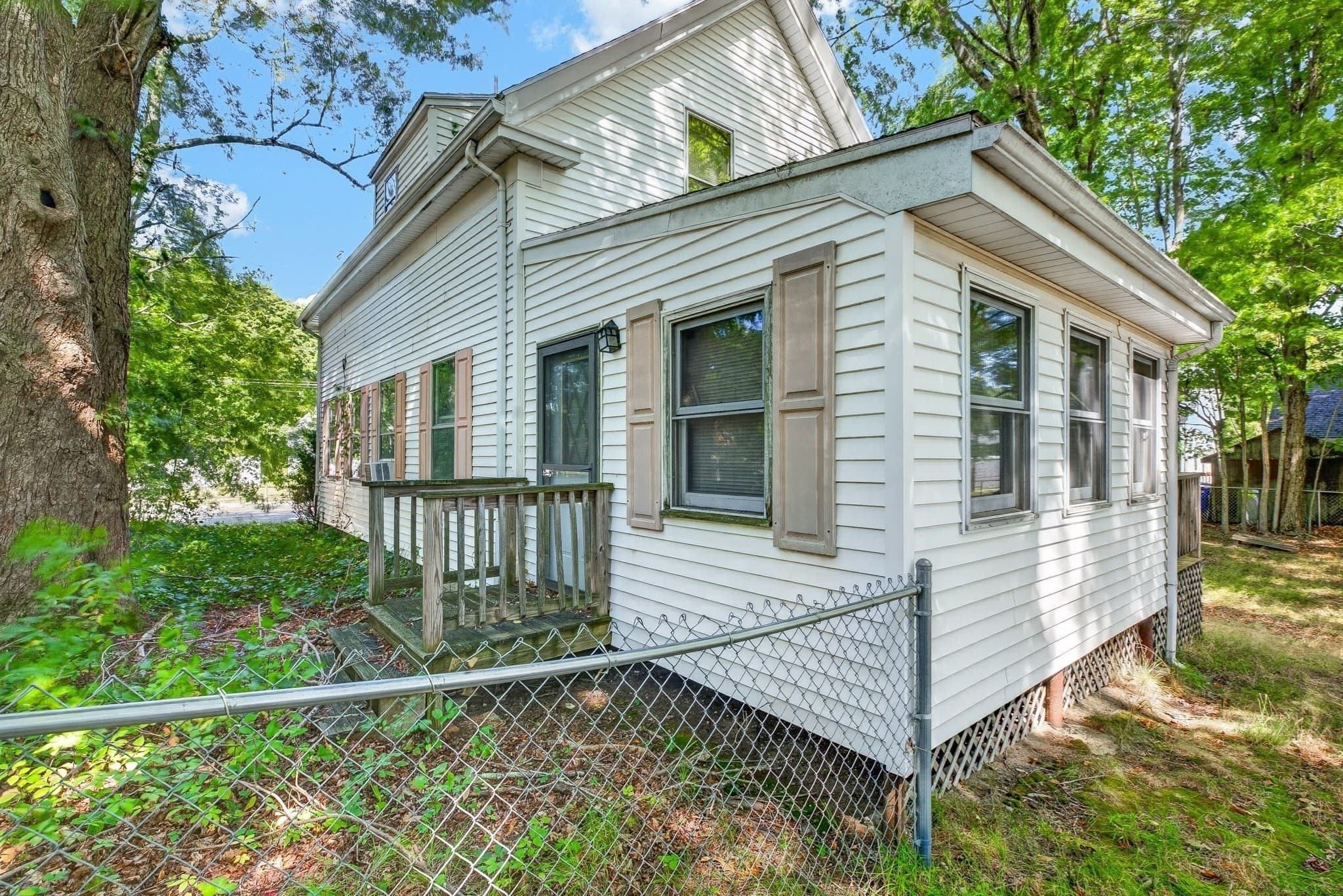 Single Family Residence at 161 Union Street, Holbrook MA 02343, Holbrook, photo 5 of 28