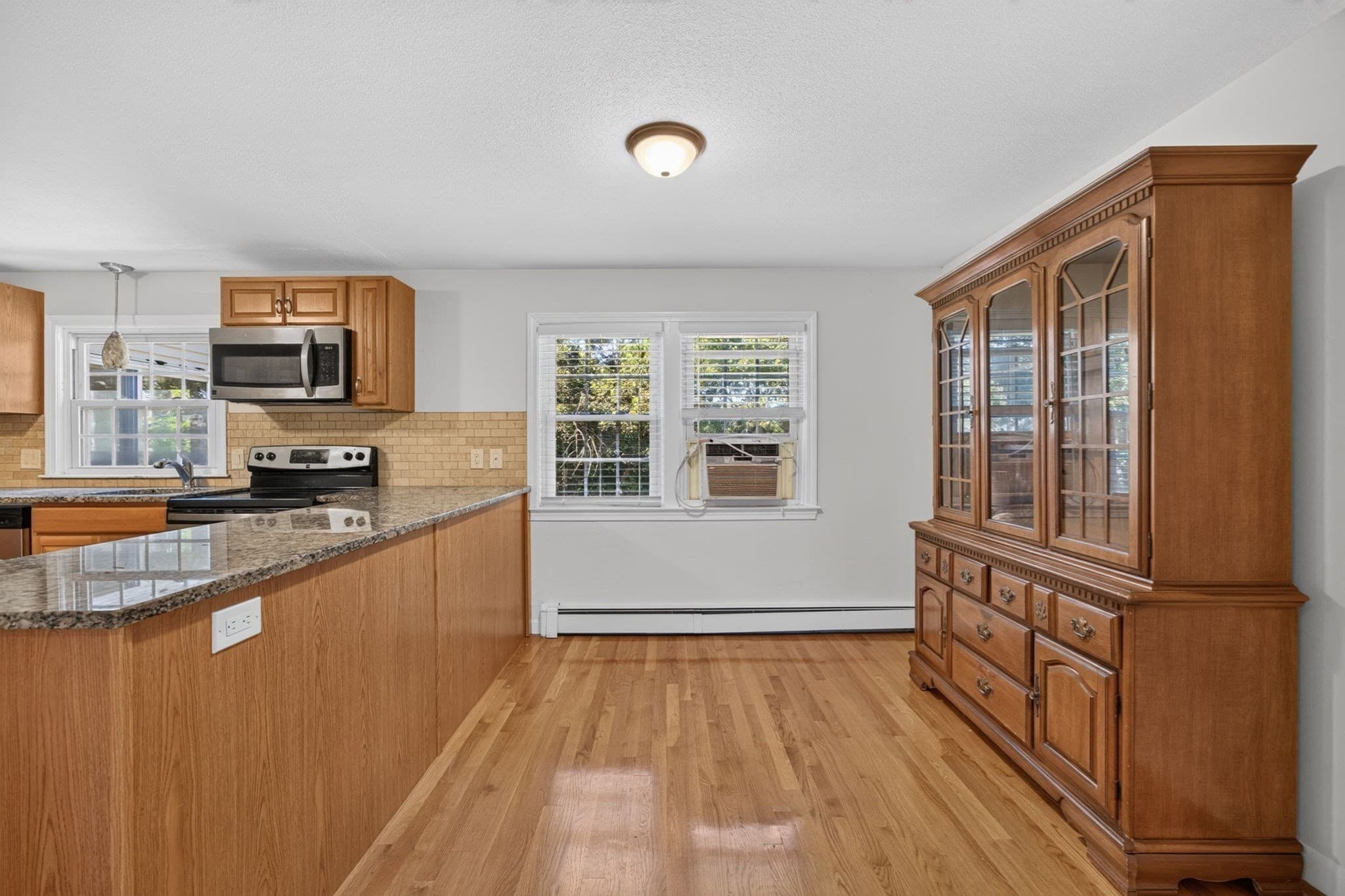 Single Family Residence at 7 Madeline Rd, Tewksbury MA 01876, Tewksbury, photo 8 of 39