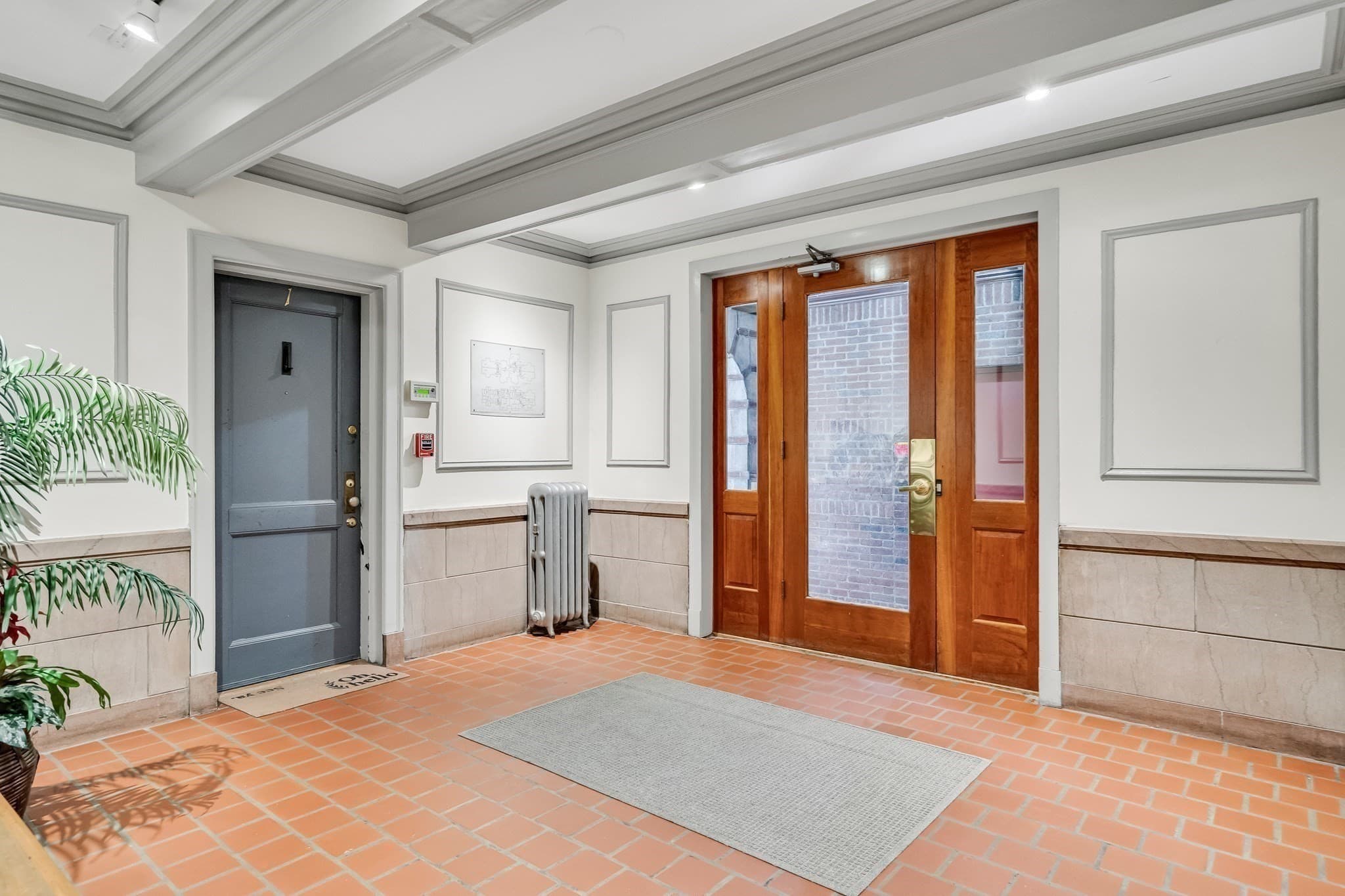 Condominium at 43 Linnaean # 24, Cambridge MA 02138, Cambridge, photo 2 of 19