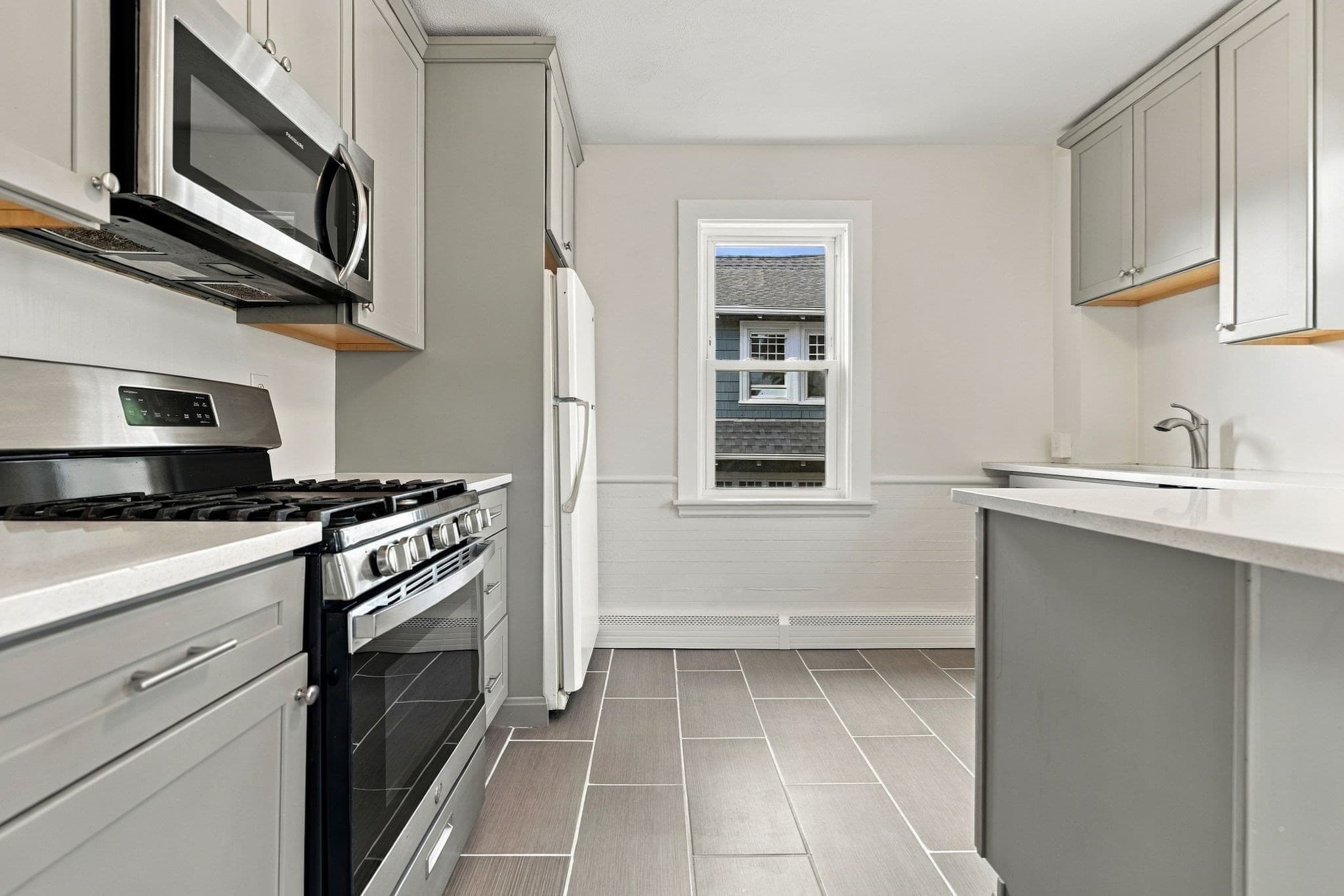 2 Family - 2 Units Up/Down at 5 Willow Ave, Salem MA 01970, Salem, photo 6 of 25