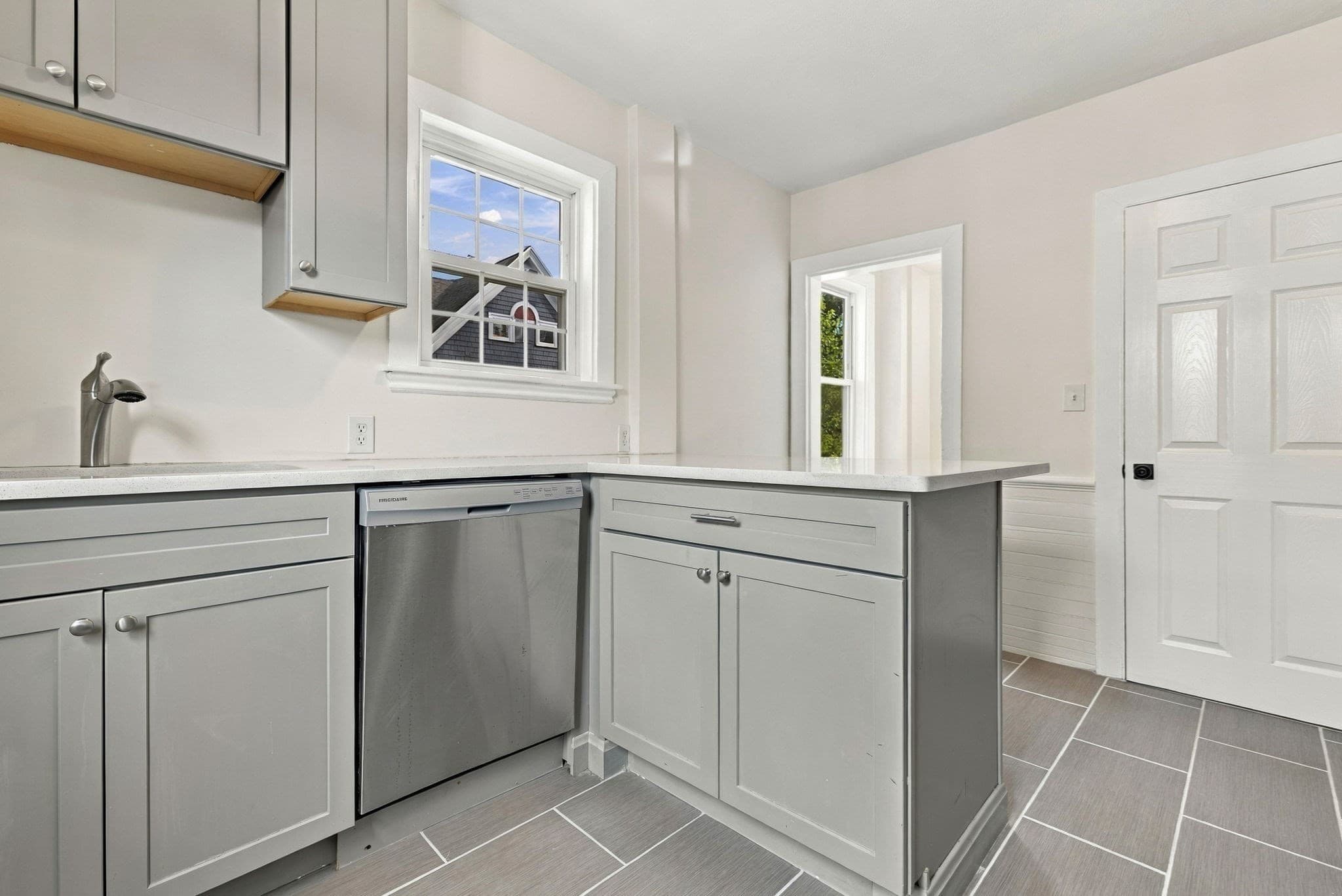 2 Family - 2 Units Up/Down at 5 Willow Ave, Salem MA 01970, Salem, photo 8 of 25