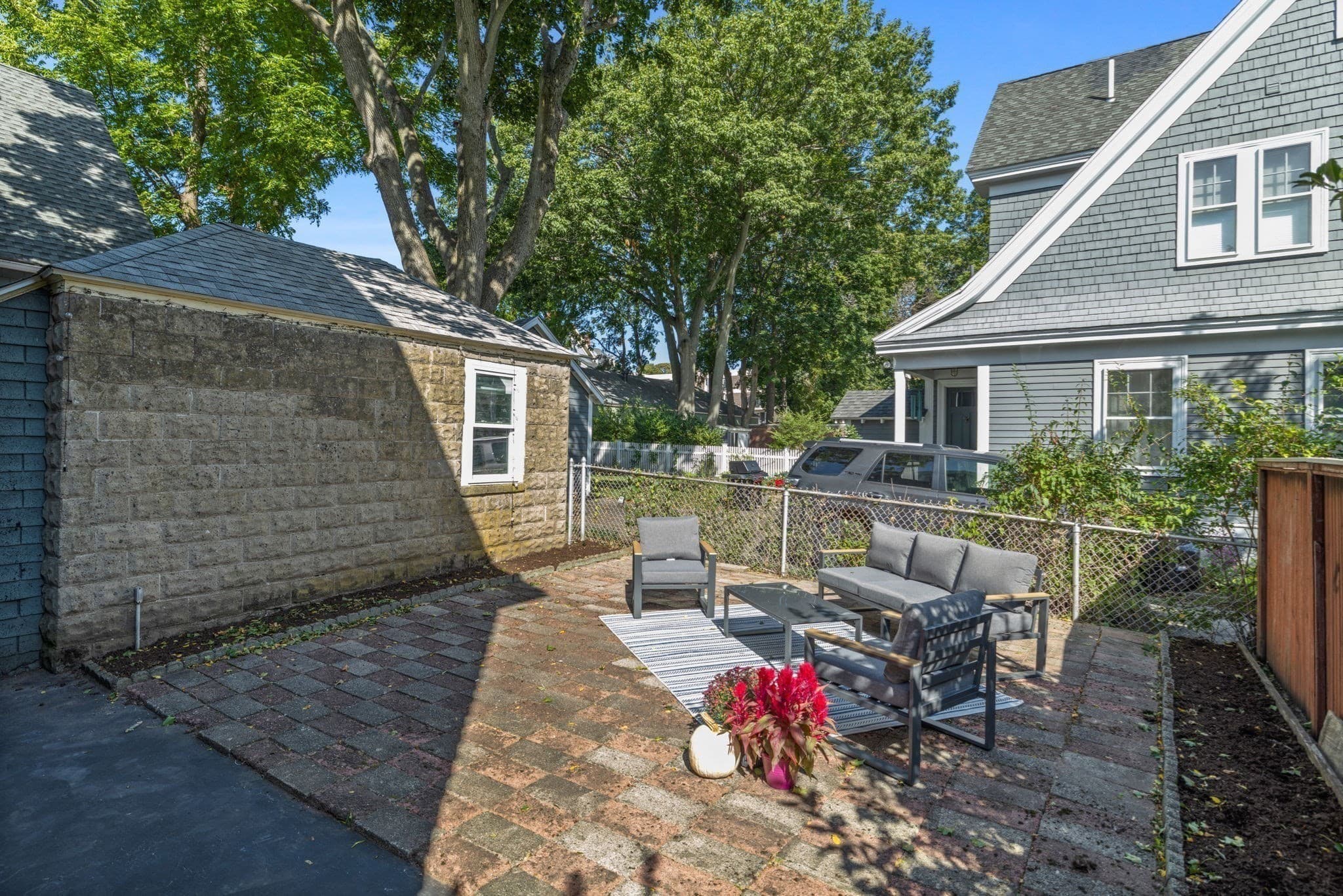 2 Family - 2 Units Up/Down at 5 Willow Ave, Salem MA 01970, Salem, photo 21 of 25