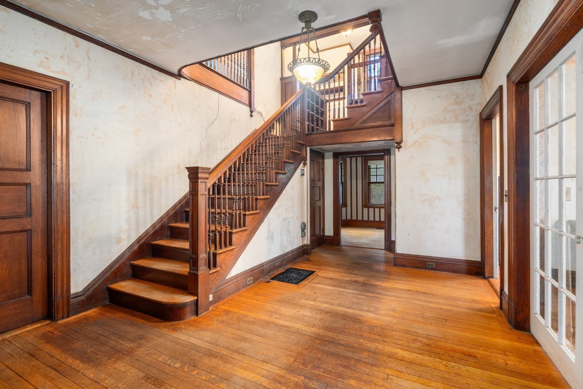 Single Family Residence at 12 Alban St, Boston MA 02124, Boston, photo 7 of 40