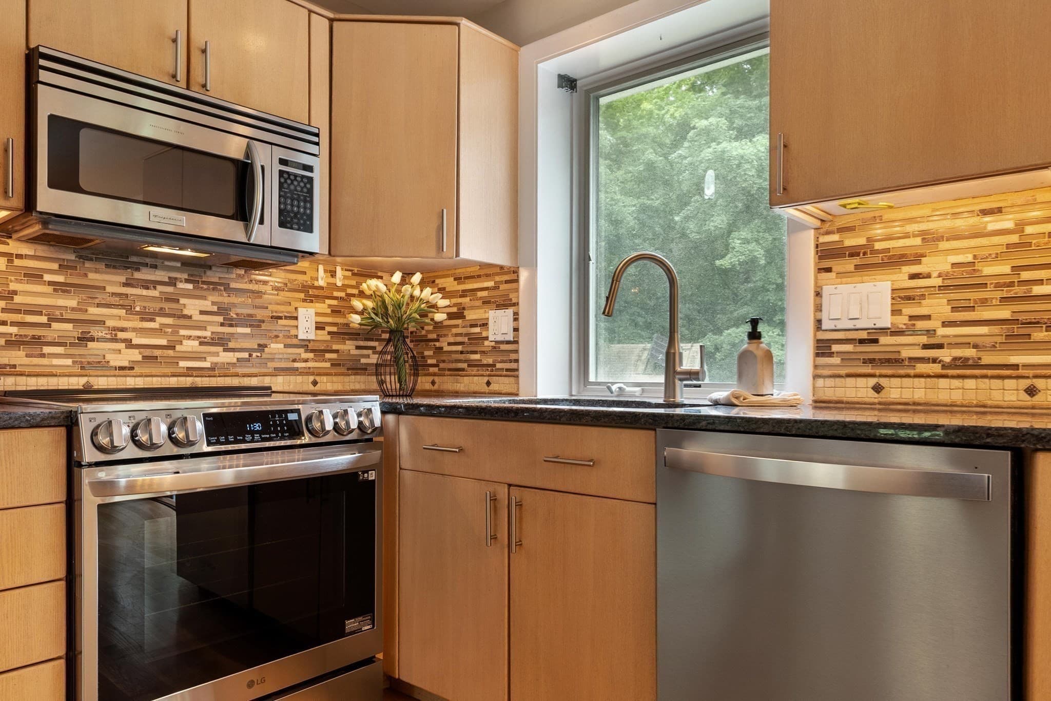 Single Family Residence at 186 High St, Chelmsford MA 01824, Chelmsford, photo 15 of 42