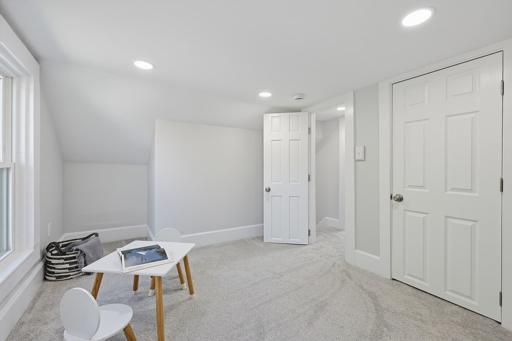 Single Family Residence at 165 Chestnut St, North Attleboro MA 02760, North Attleboro, photo 32 of 38