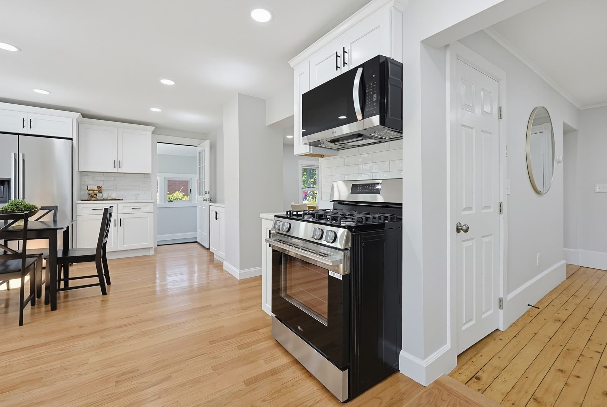 Single Family Residence at 165 Chestnut St, North Attleboro MA 02760, North Attleboro, photo 9 of 38