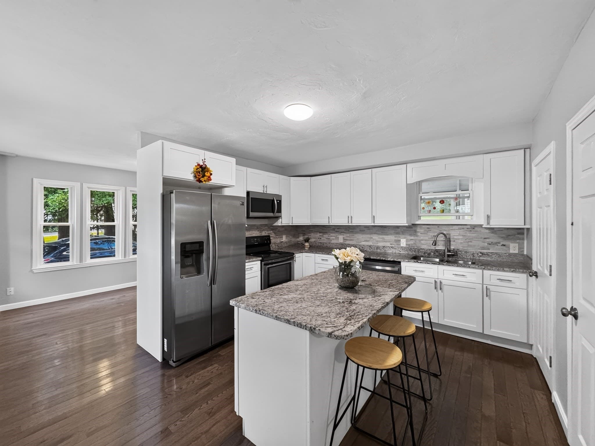 Single Family Residence at 660 Pleasant St, Leicester MA 01542, Leicester, photo 5 of 38