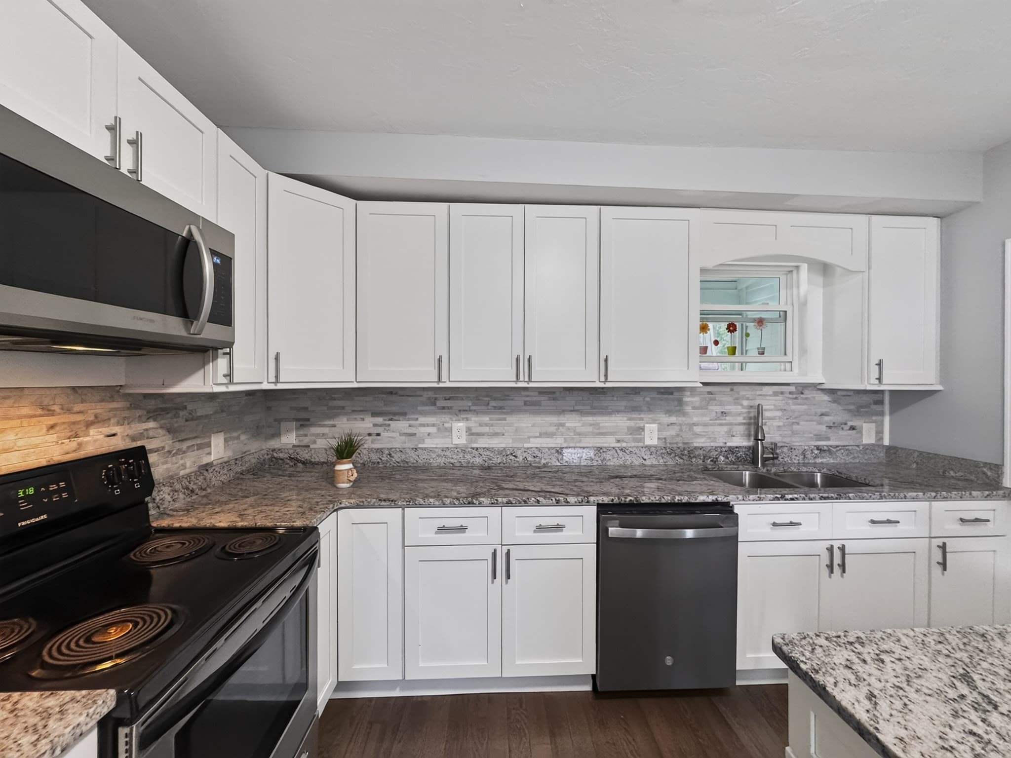 Single Family Residence at 660 Pleasant St, Leicester MA 01542, Leicester, photo 8 of 38