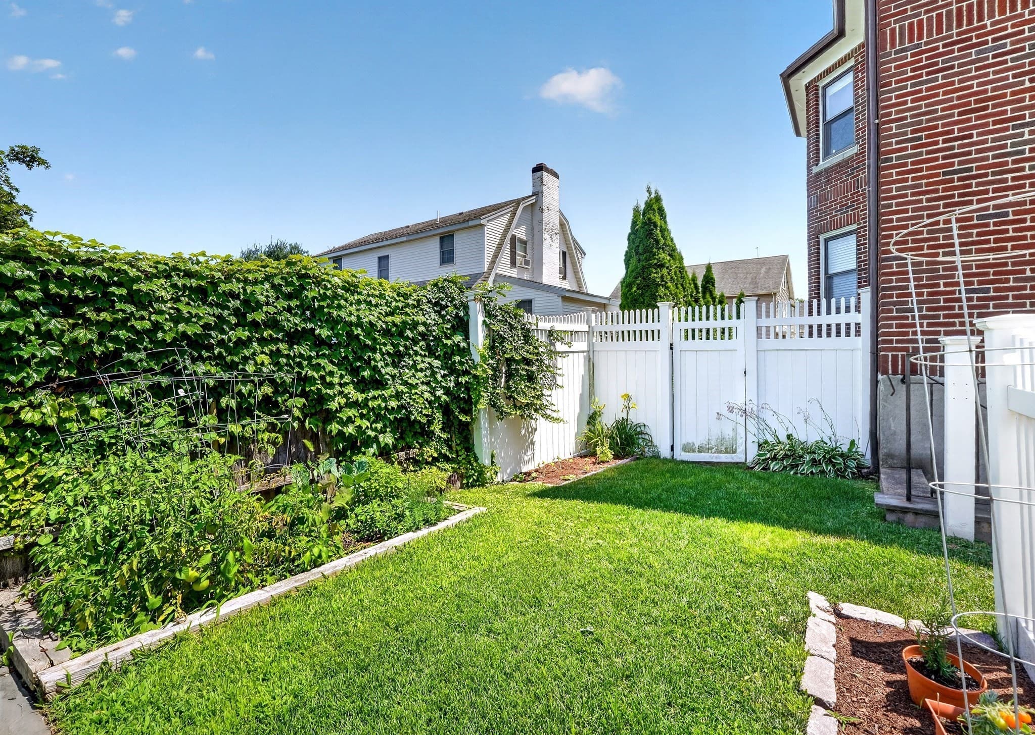 Condominium at 29-31 Jackson Ter # 29, Newton MA 02458, Newton, photo 33 of 42