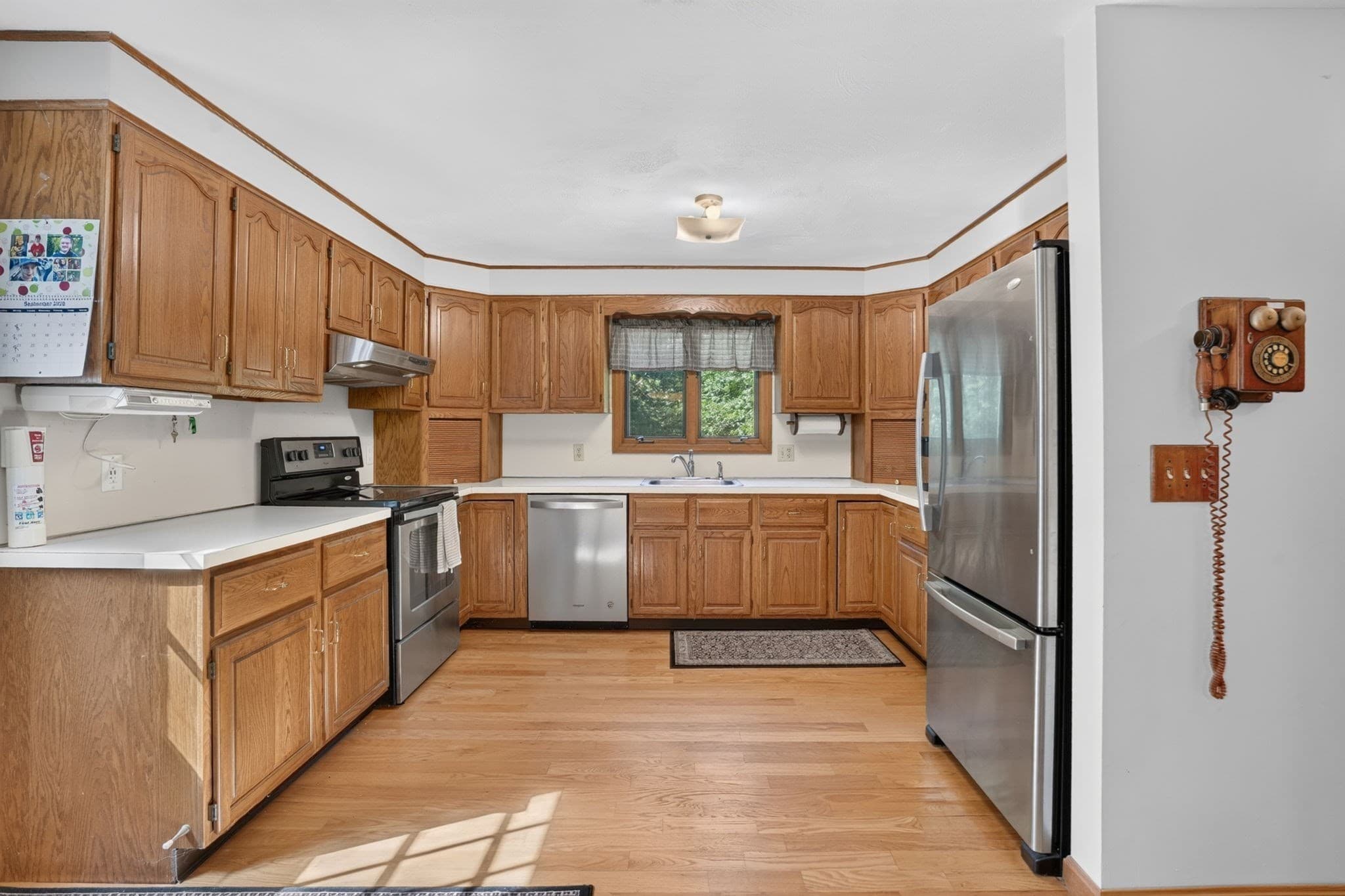 Single Family Residence at 210 Tispaquin St, Middleboro MA 02346, Middleboro, photo 8 of 38