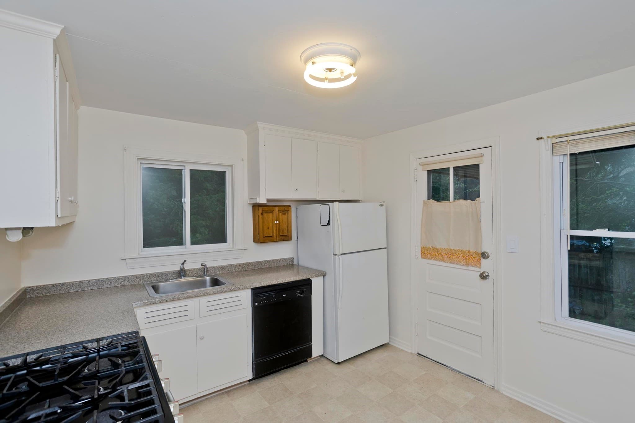Single Family Residence at 55 Arden St, Springfield MA 01118, Springfield, photo 12 of 32
