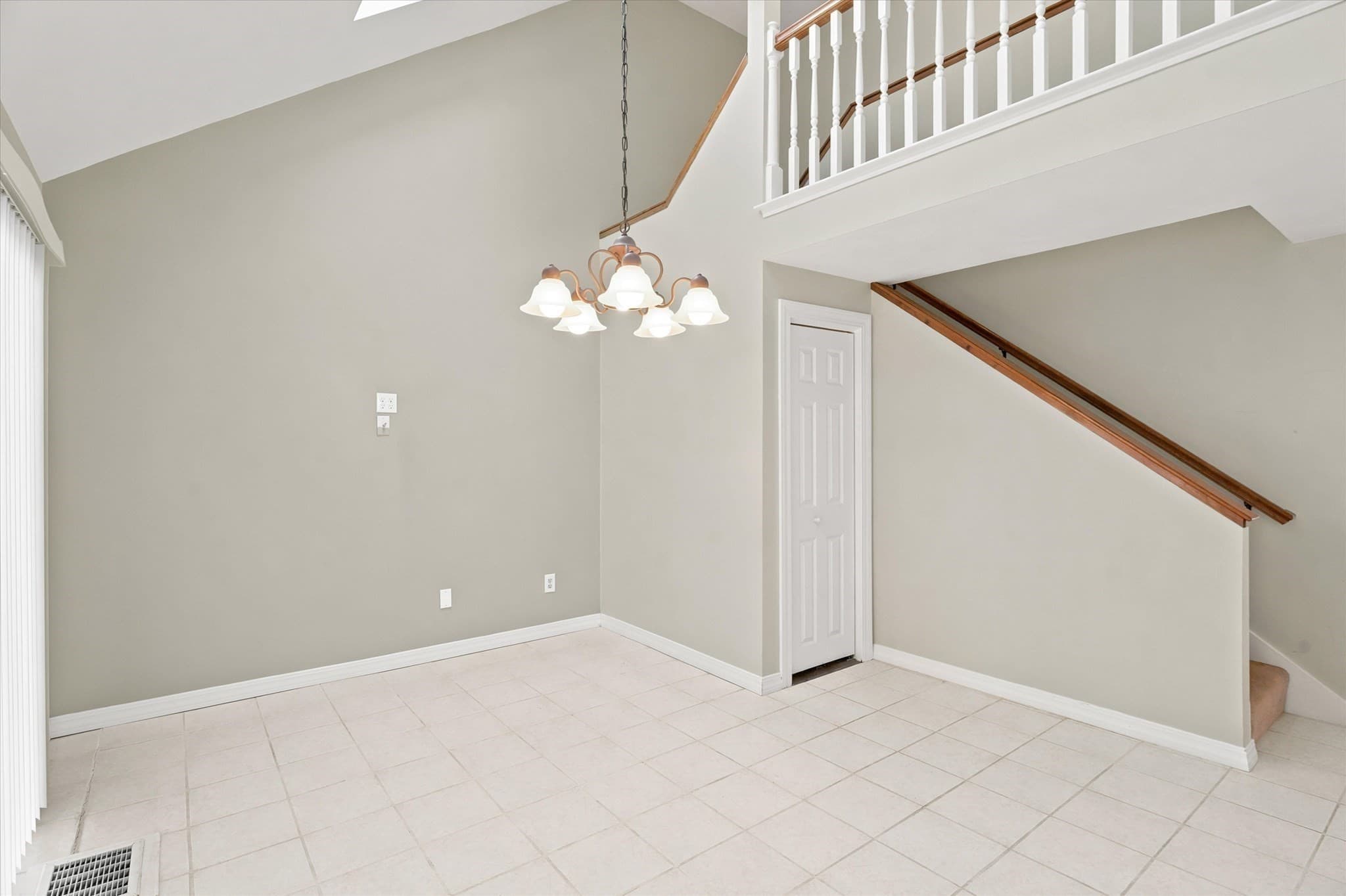 Condominium at 59 Holyoke # 3, Lynn MA 01905, Lynn, photo 6 of 41