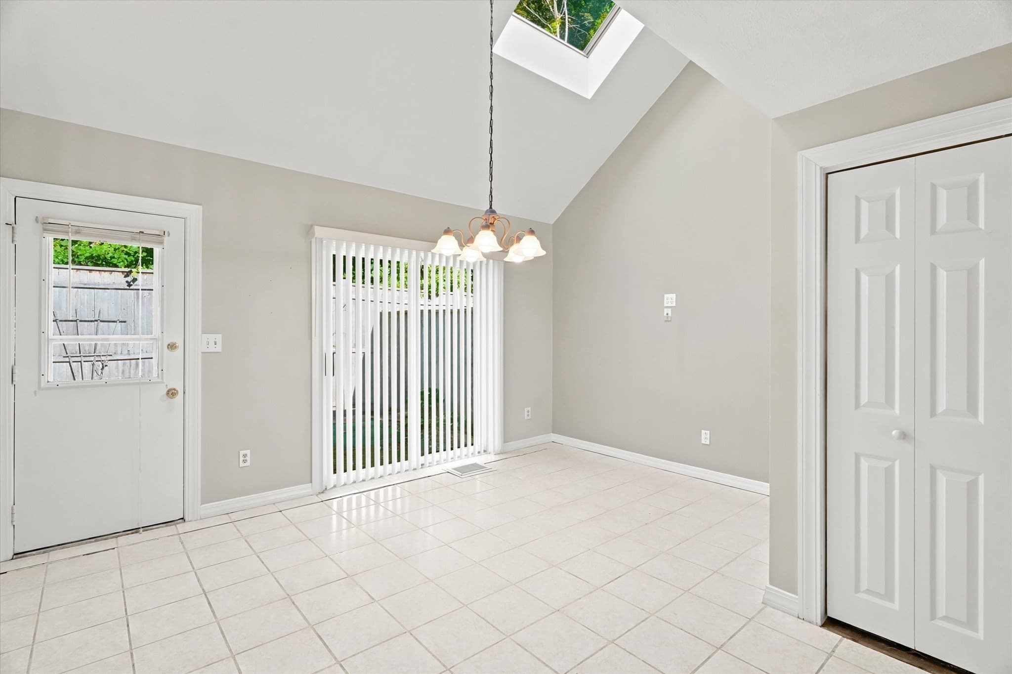 Condominium at 59 Holyoke # 3, Lynn MA 01905, Lynn, photo 5 of 41