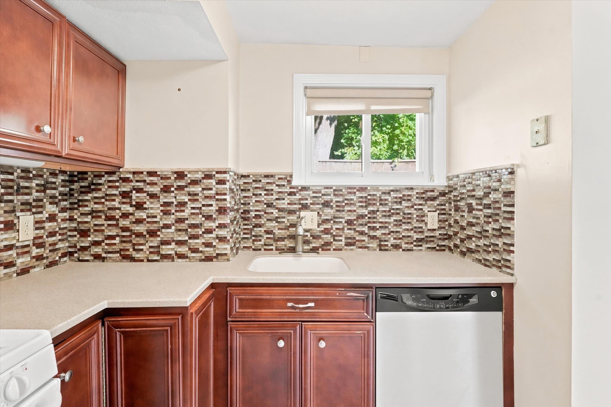 Condominium at 59 Holyoke # 3, Lynn MA 01905, Lynn, photo 10 of 41
