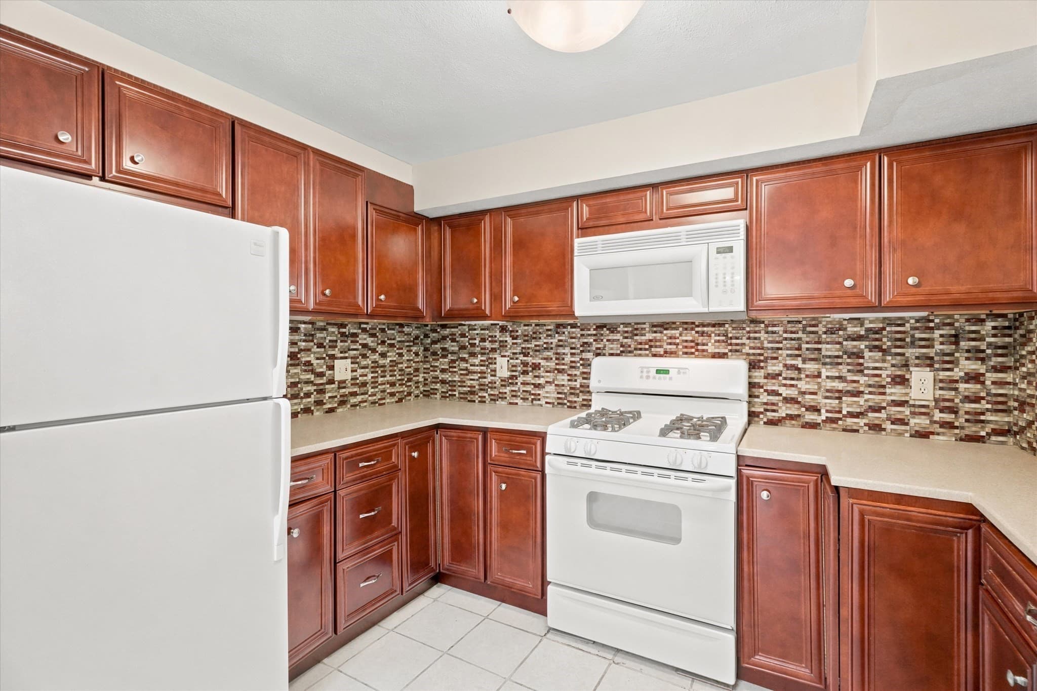 Condominium at 59 Holyoke # 3, Lynn MA 01905, Lynn, photo 11 of 41