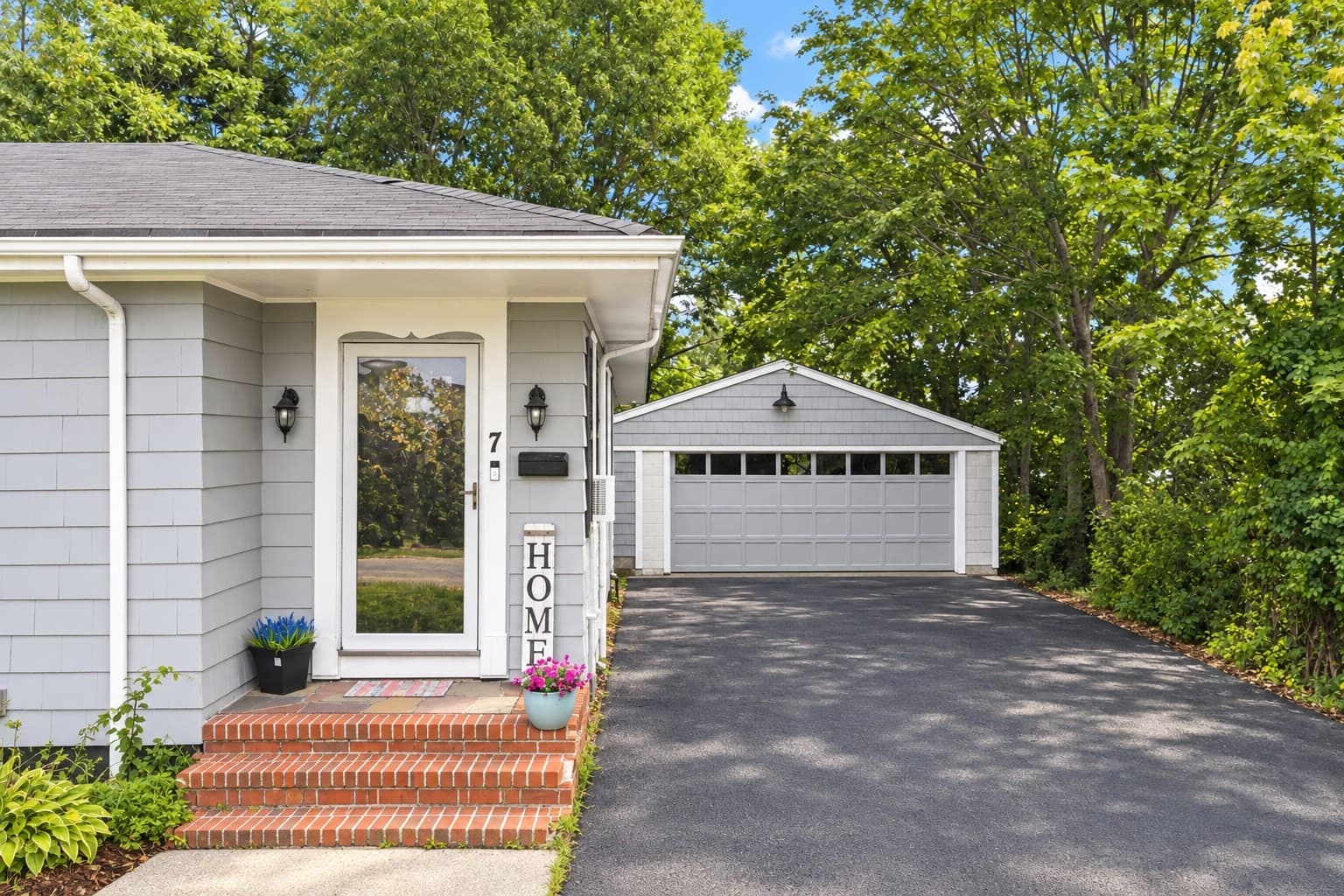 Single Family Residence at 7 Norfolk Ave, Dartmouth MA 02747, Dartmouth, photo 3 of 26