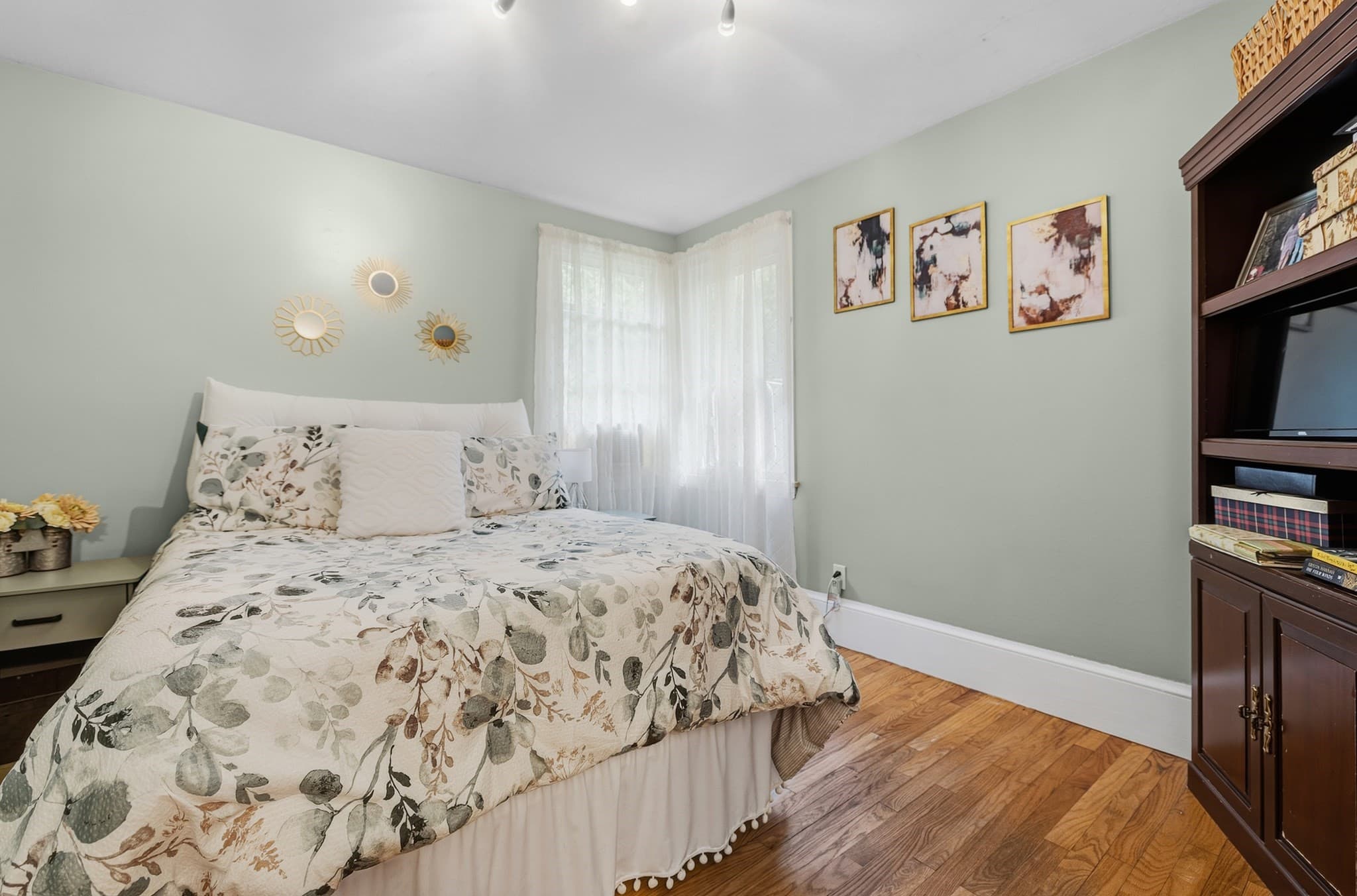 Single Family Residence at 7 Norfolk Ave, Dartmouth MA 02747, Dartmouth, photo 14 of 26