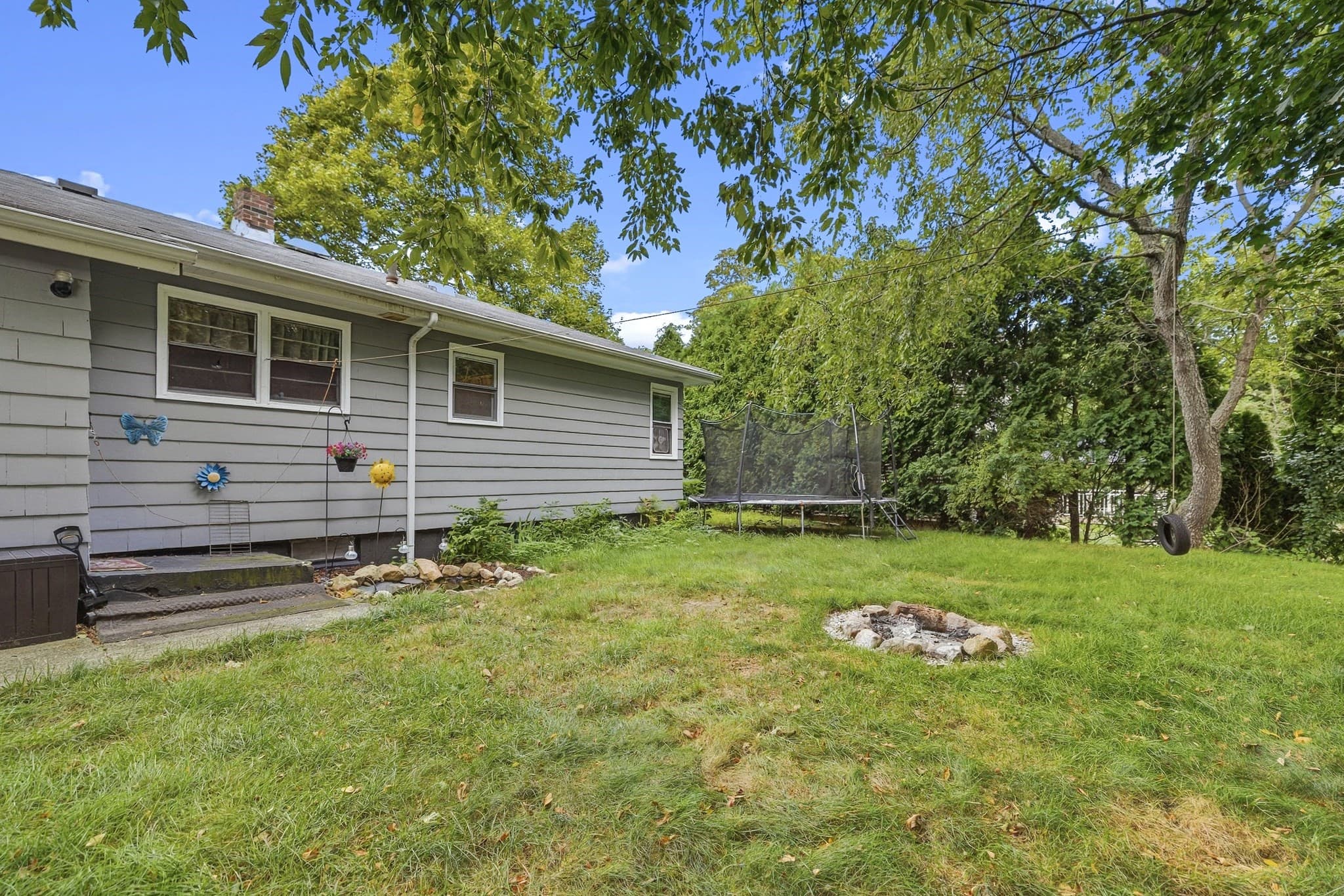 Single Family Residence at 7 Norfolk Ave, Dartmouth MA 02747, Dartmouth, photo 25 of 26