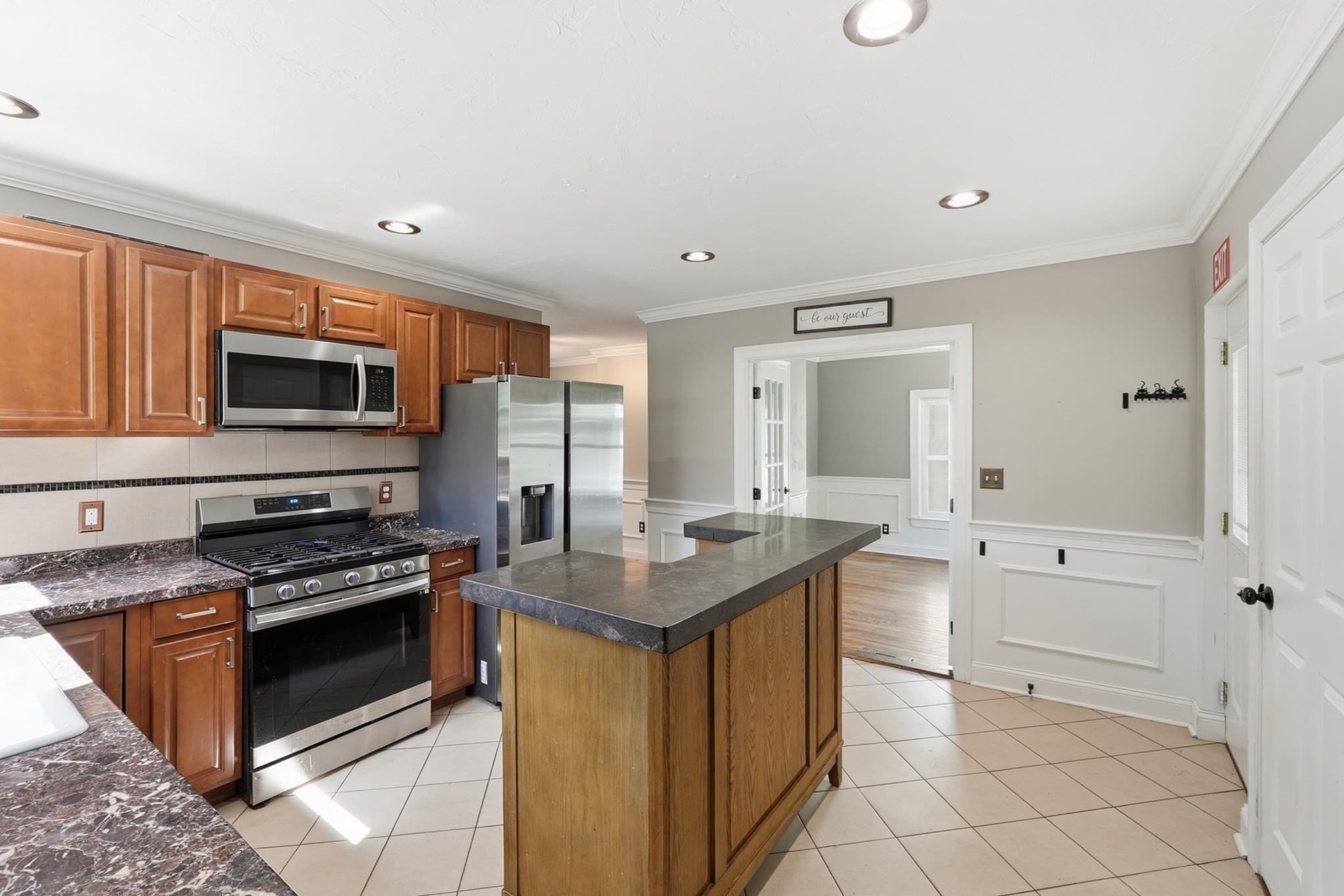 Single Family Residence at 6 Goddard St, Webster MA 01570, Webster, photo 11 of 29