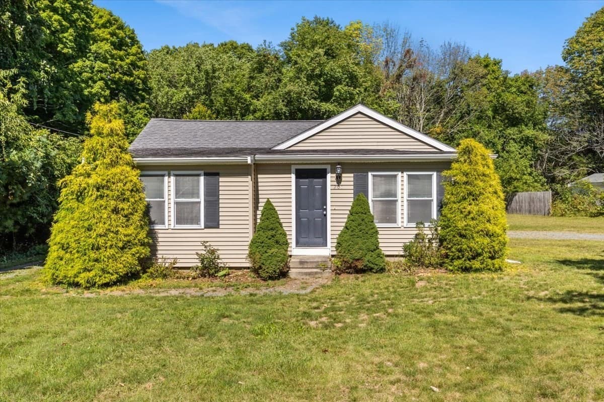 201 Tiffany St, Attleboro MA 02703