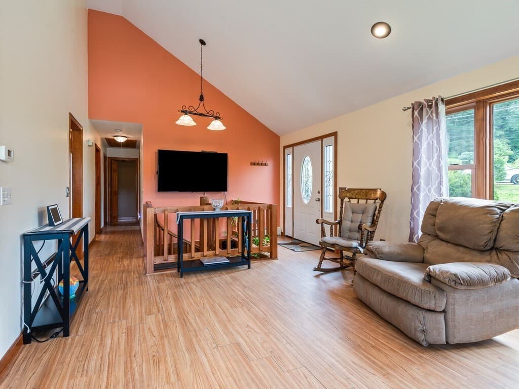 Single Family Residence at 51 Old North Woodstock Rd, Southbridge MA 01550, Southbridge, photo 3 of 23