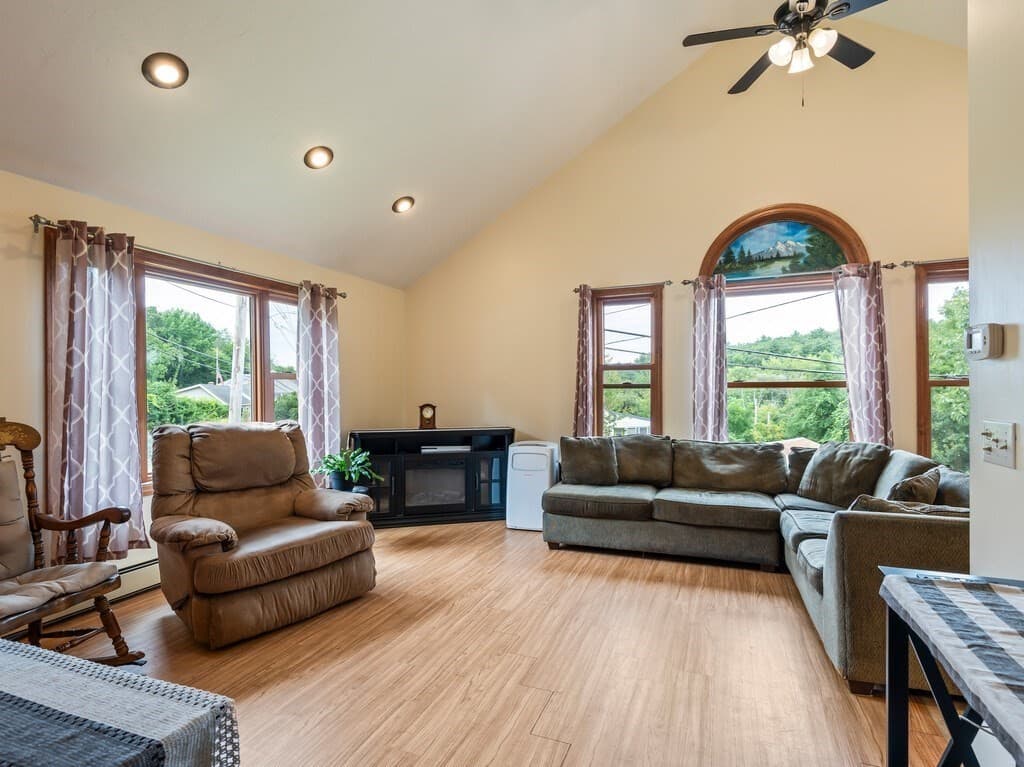 Single Family Residence at 51 Old North Woodstock Rd, Southbridge MA 01550, Southbridge, photo 4 of 23