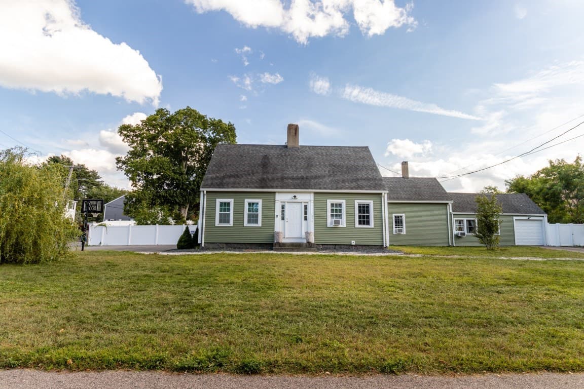 Single Family Residence at 1070 Liberty St, Braintree MA 02184, Braintree, photo 2 of 39