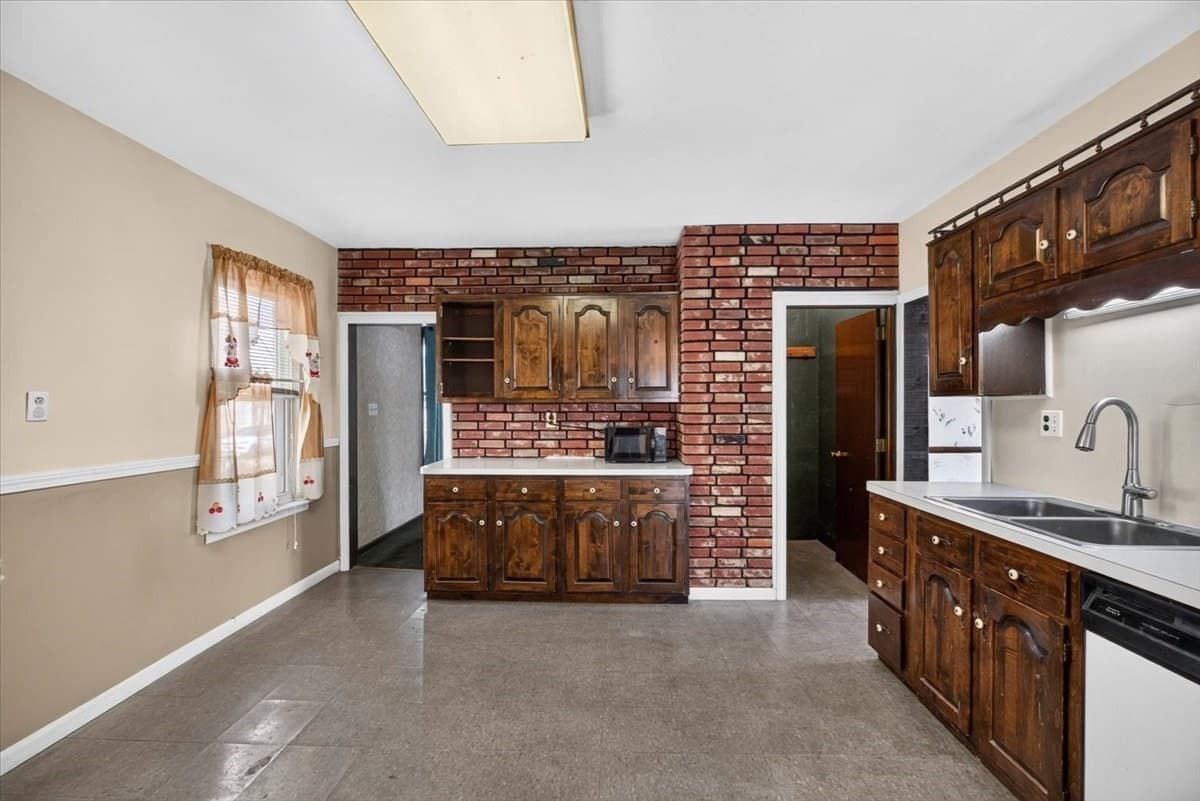 Single Family Residence at 35 Lorraine St, Chicopee MA 01013, Chicopee, photo 14 of 40