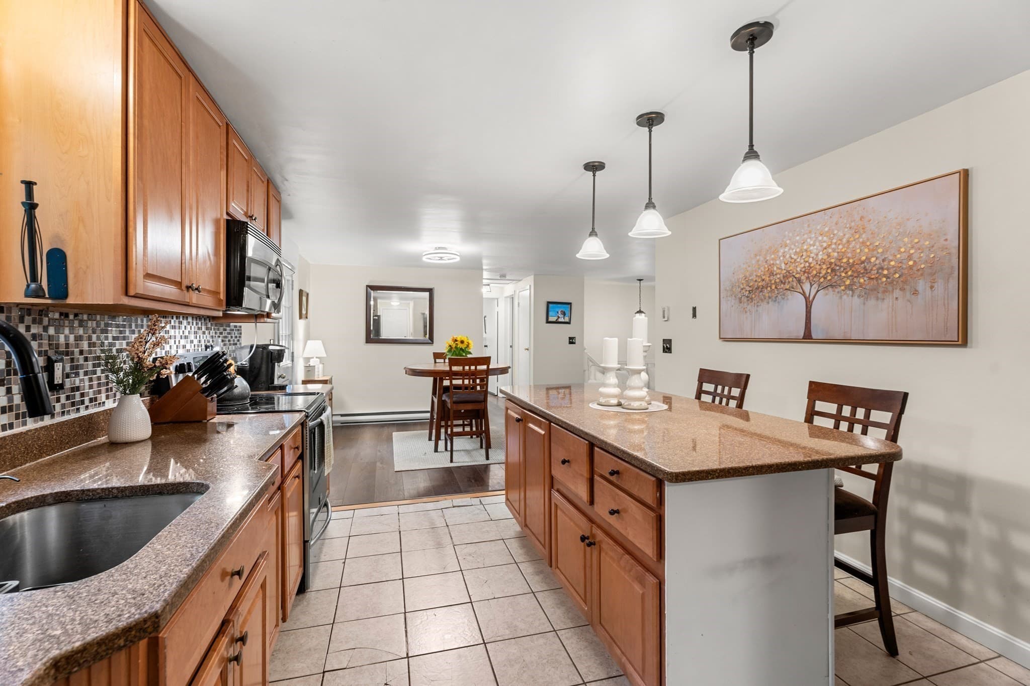 Single Family Residence at 41 Woodland Rd, Uxbridge MA 01569, Uxbridge, photo 6 of 31