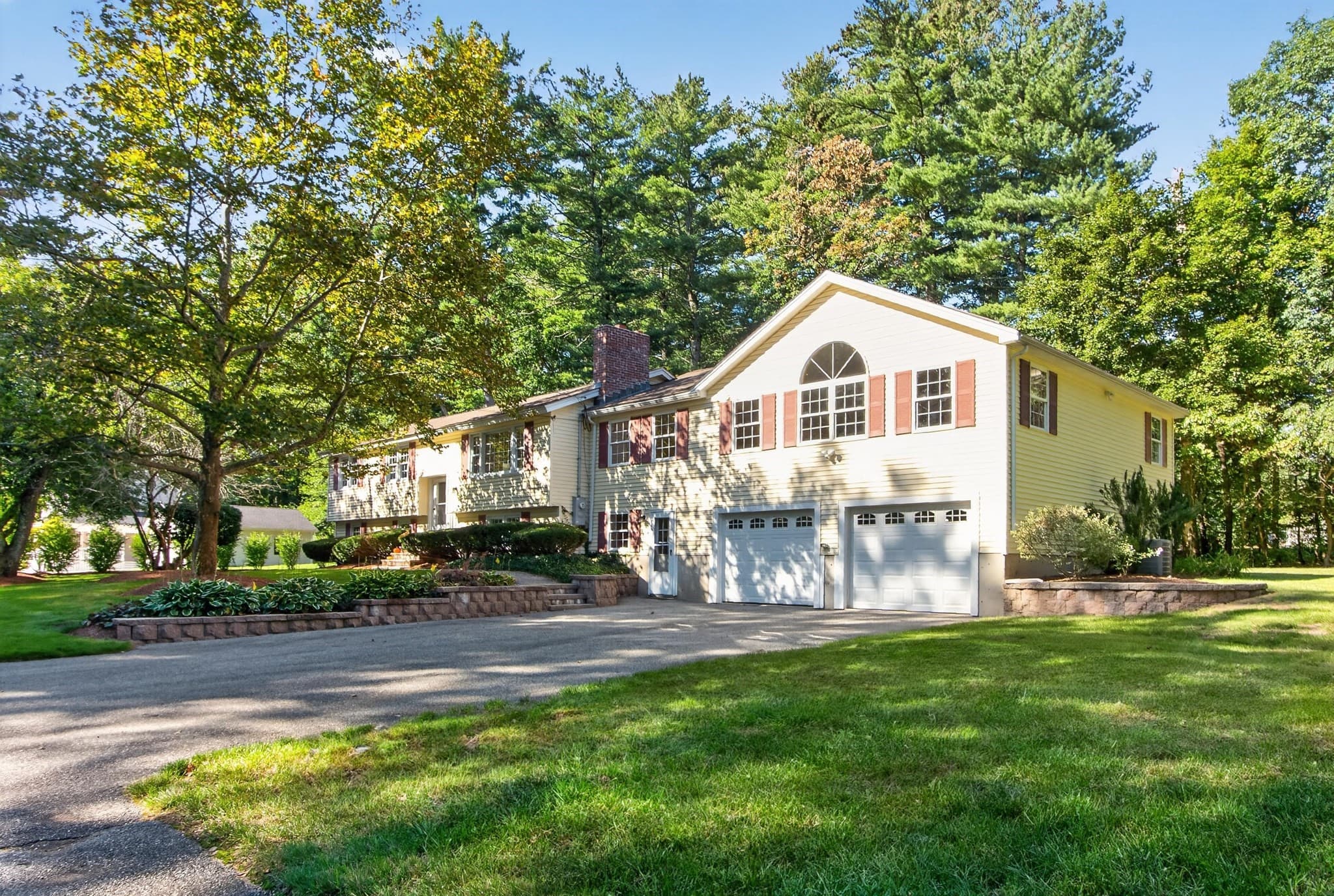 41 Buckingham Drive, Billerica MA 01821