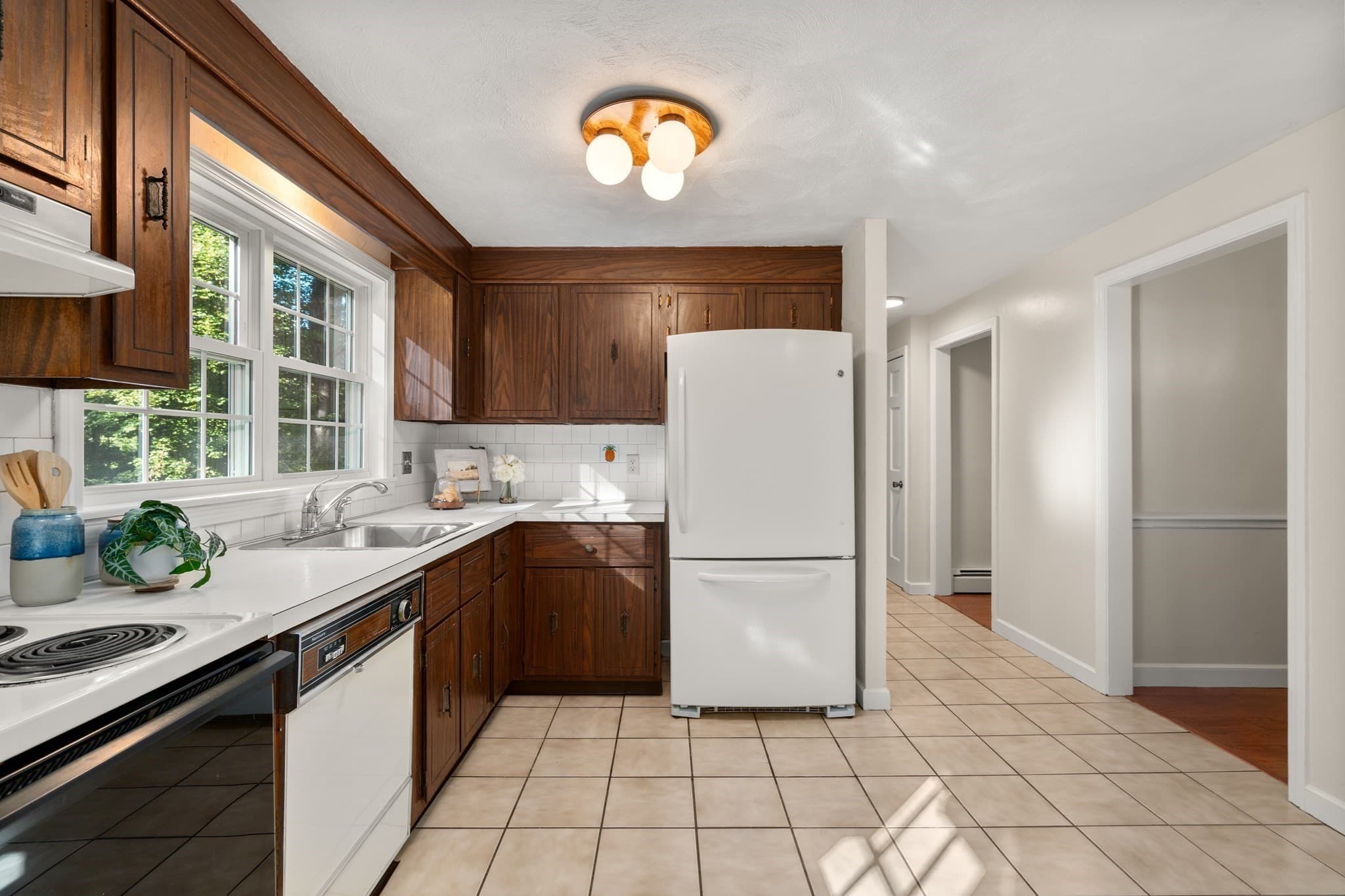 Single Family Residence at 7 Tara Road, Southborough MA 01772, Southborough, photo 13 of 42